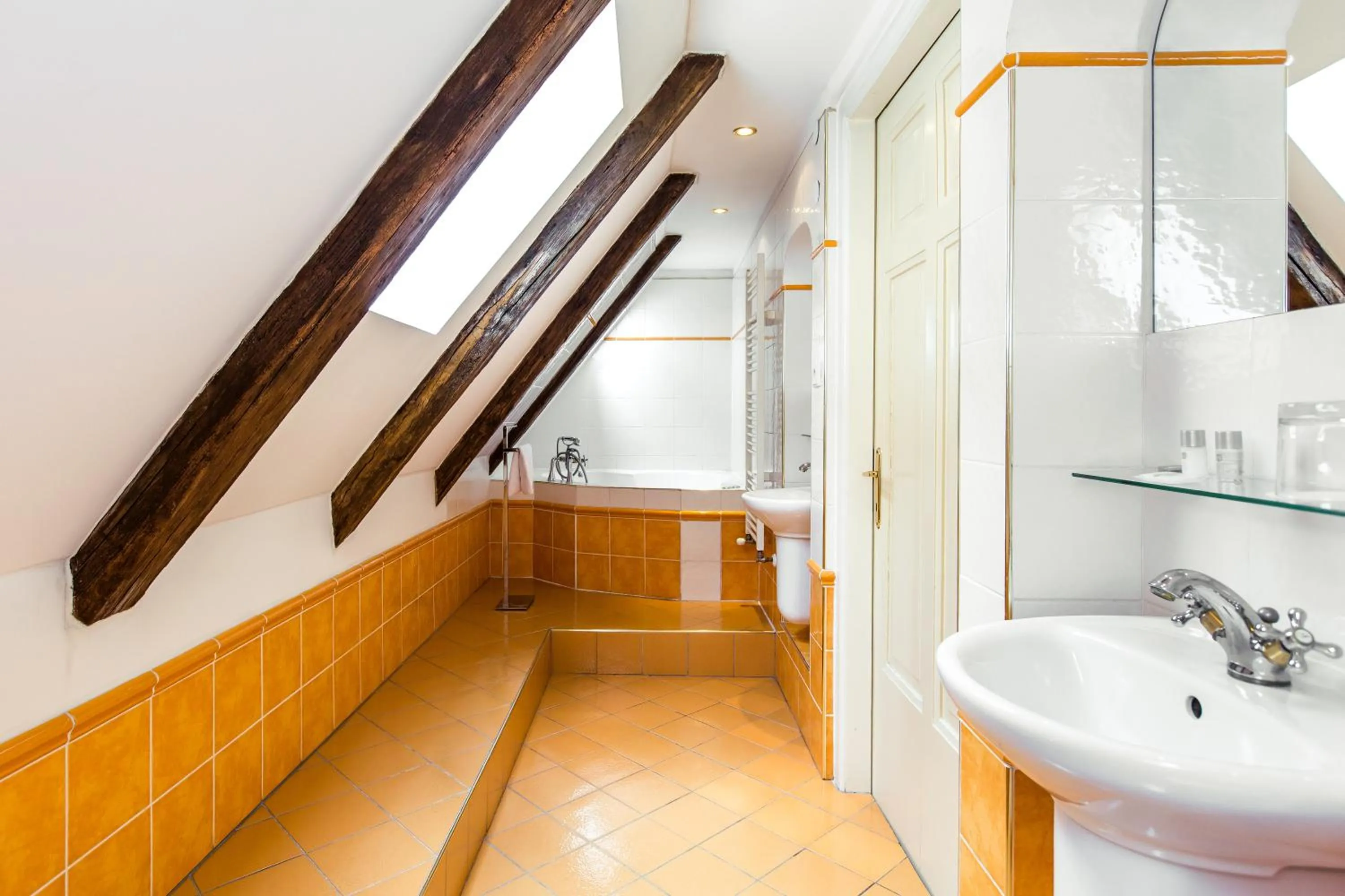 Bathroom in Hotel U Zlateho jelena