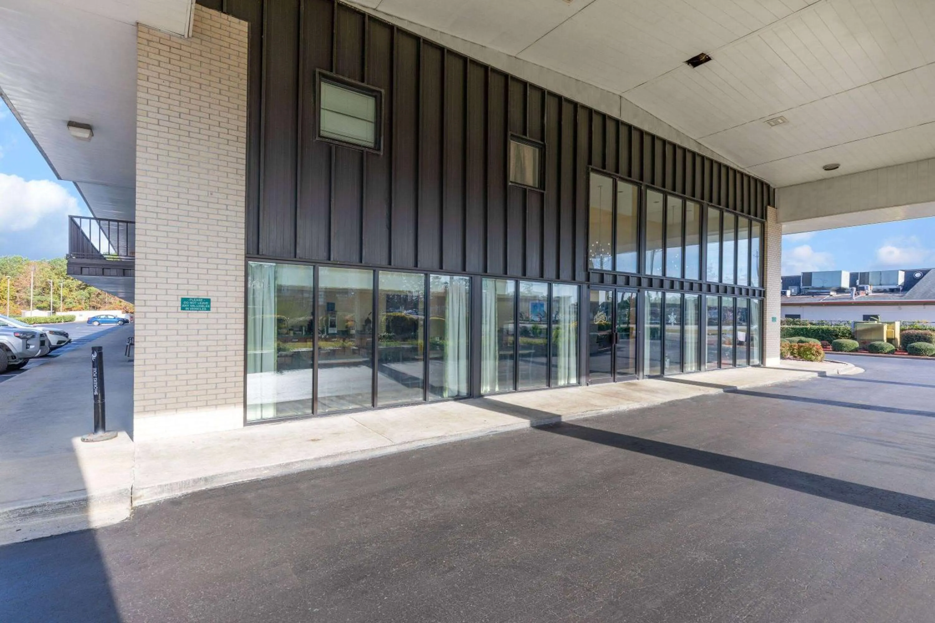 Property building in Days Inn by Wyndham Florence/I-95 North