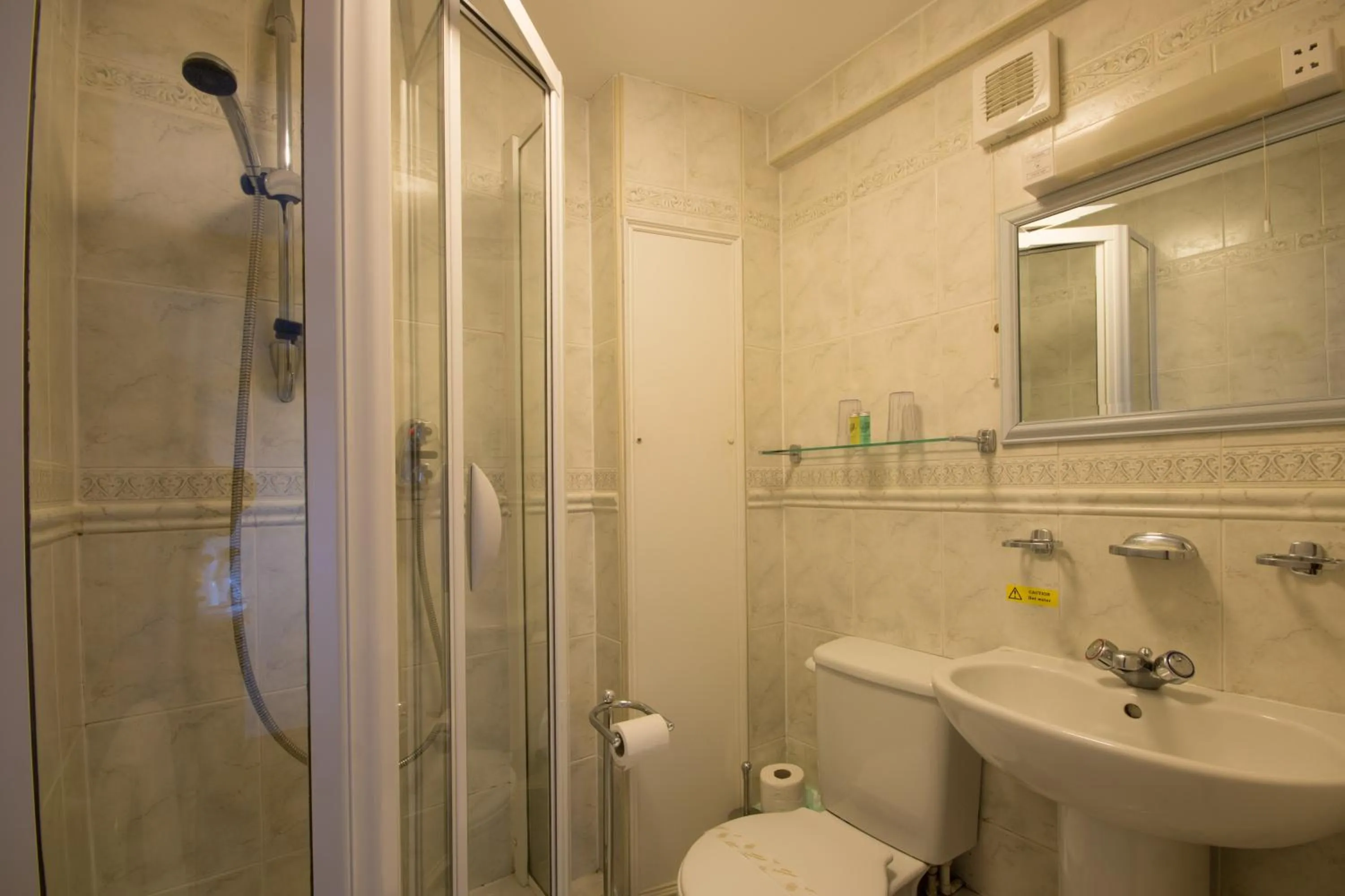 Bathroom in Yorkshire Bridge Inn