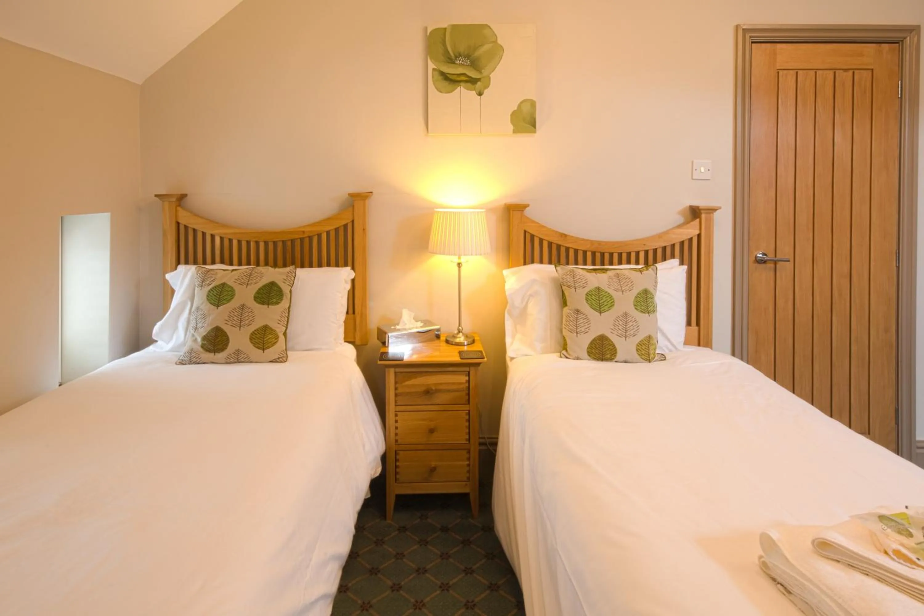 Bathroom, Bed in Yorkshire Bridge Inn