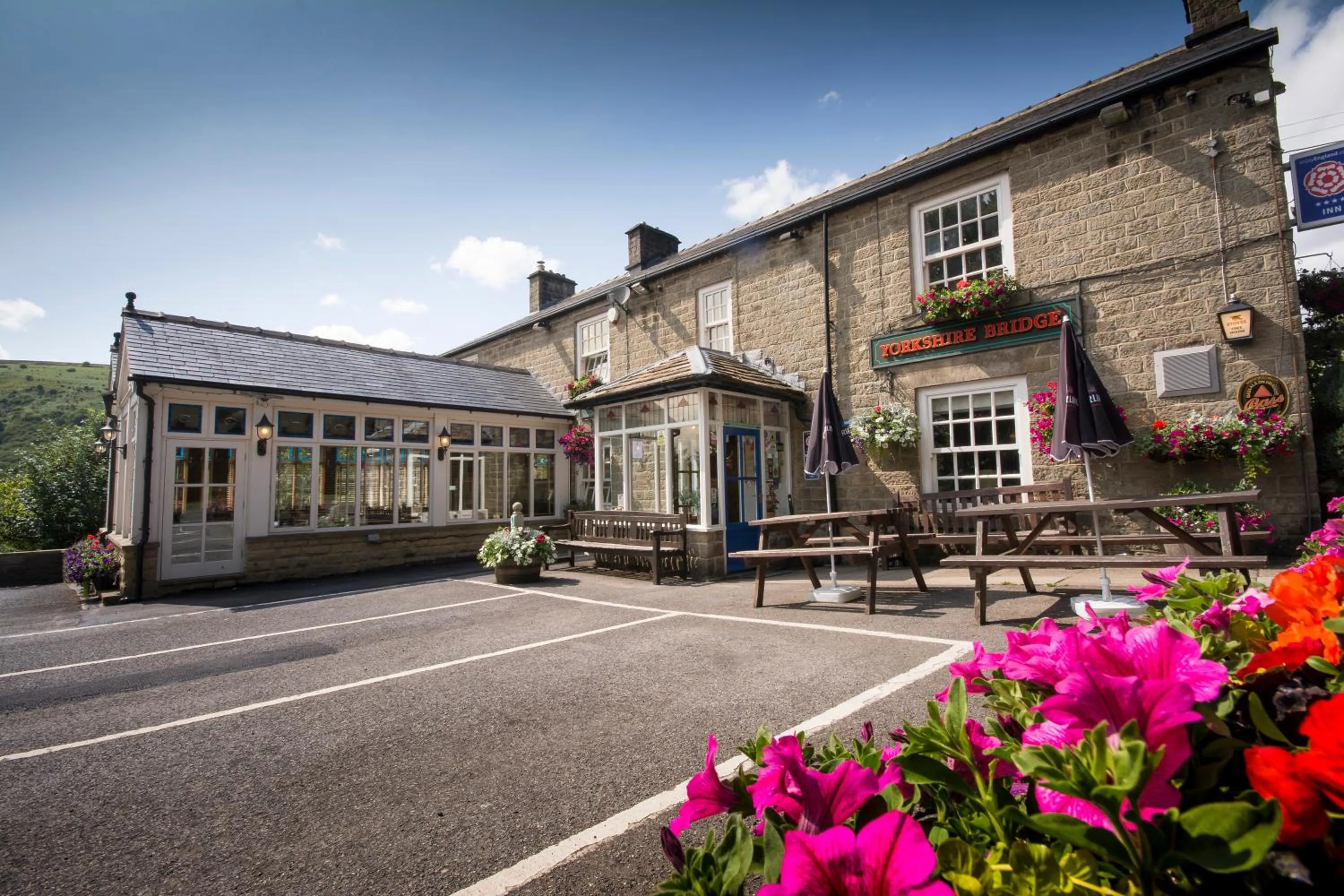 Property building in Yorkshire Bridge Inn