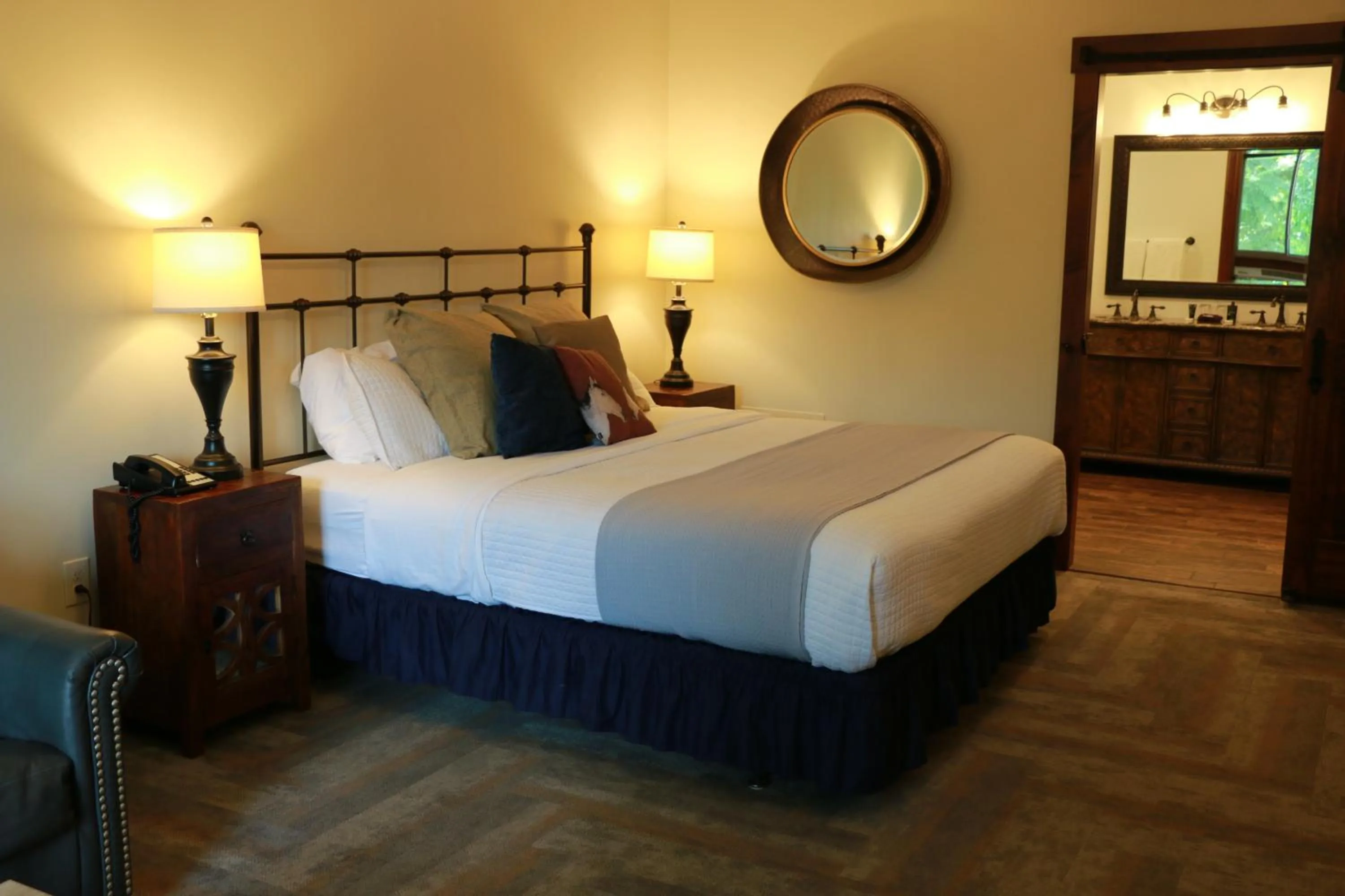 Bed in Landoll's Mohican Castle