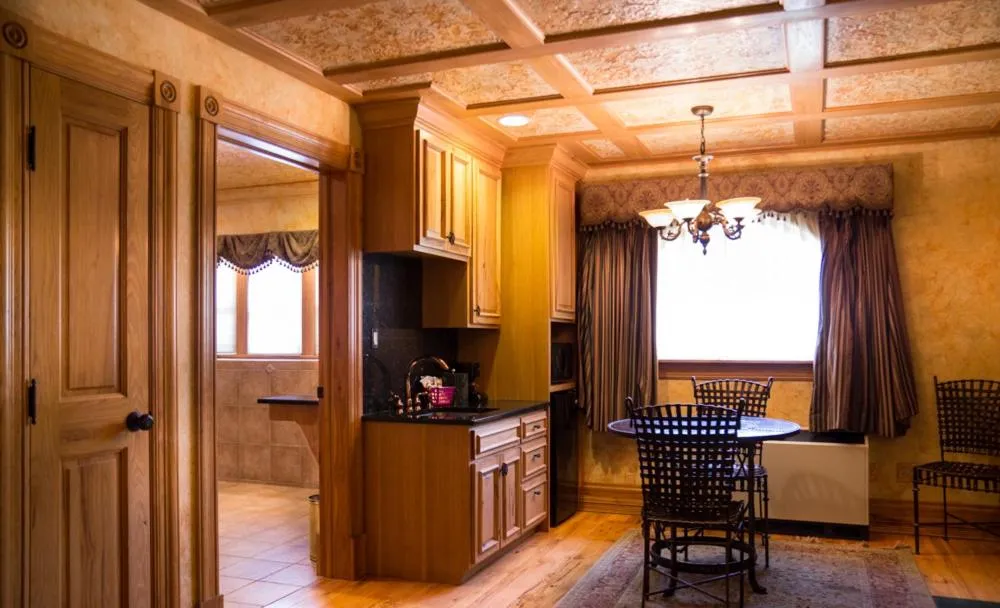 Landoll's Mohican Castle