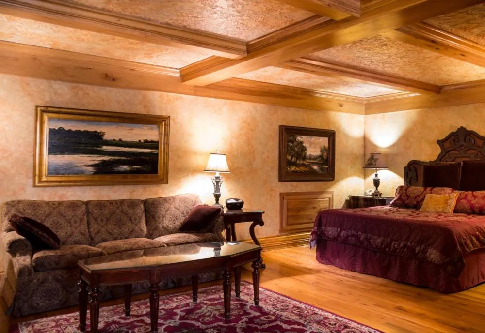 Landoll's Mohican Castle