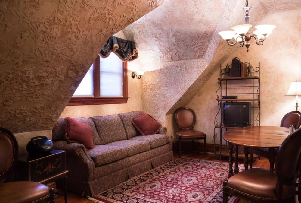 Landoll's Mohican Castle