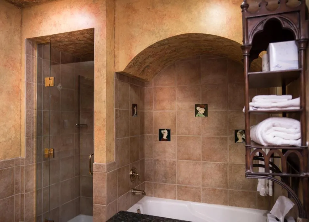 Landoll's Mohican Castle