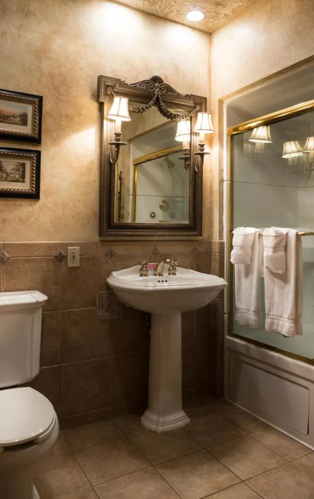 Landoll's Mohican Castle