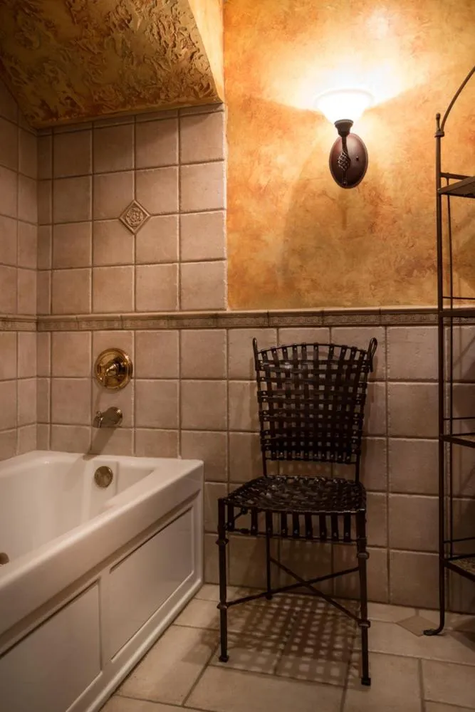 Landoll's Mohican Castle