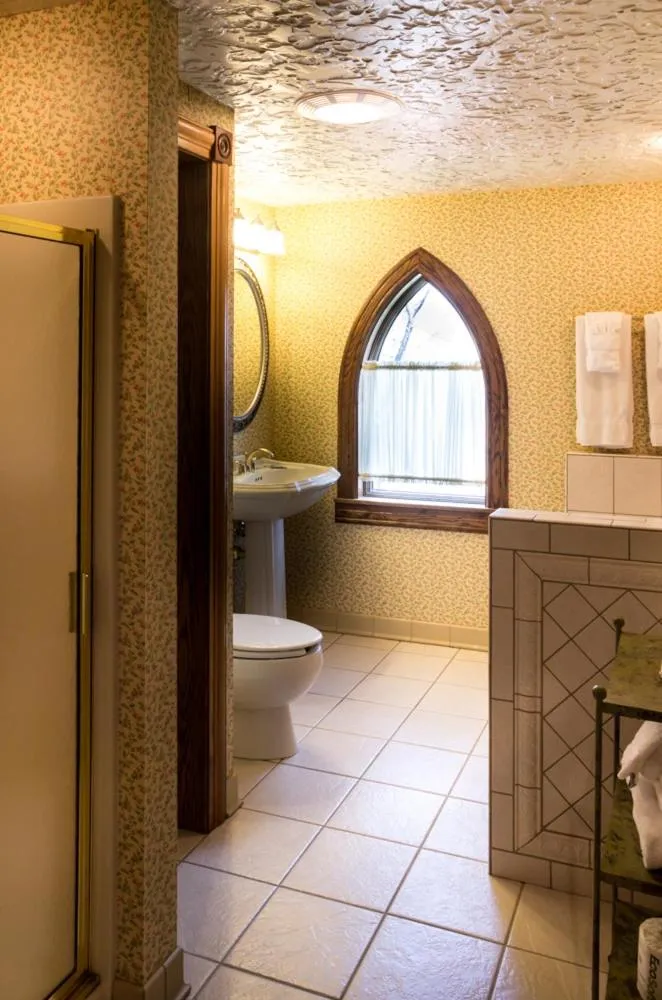 Landoll's Mohican Castle