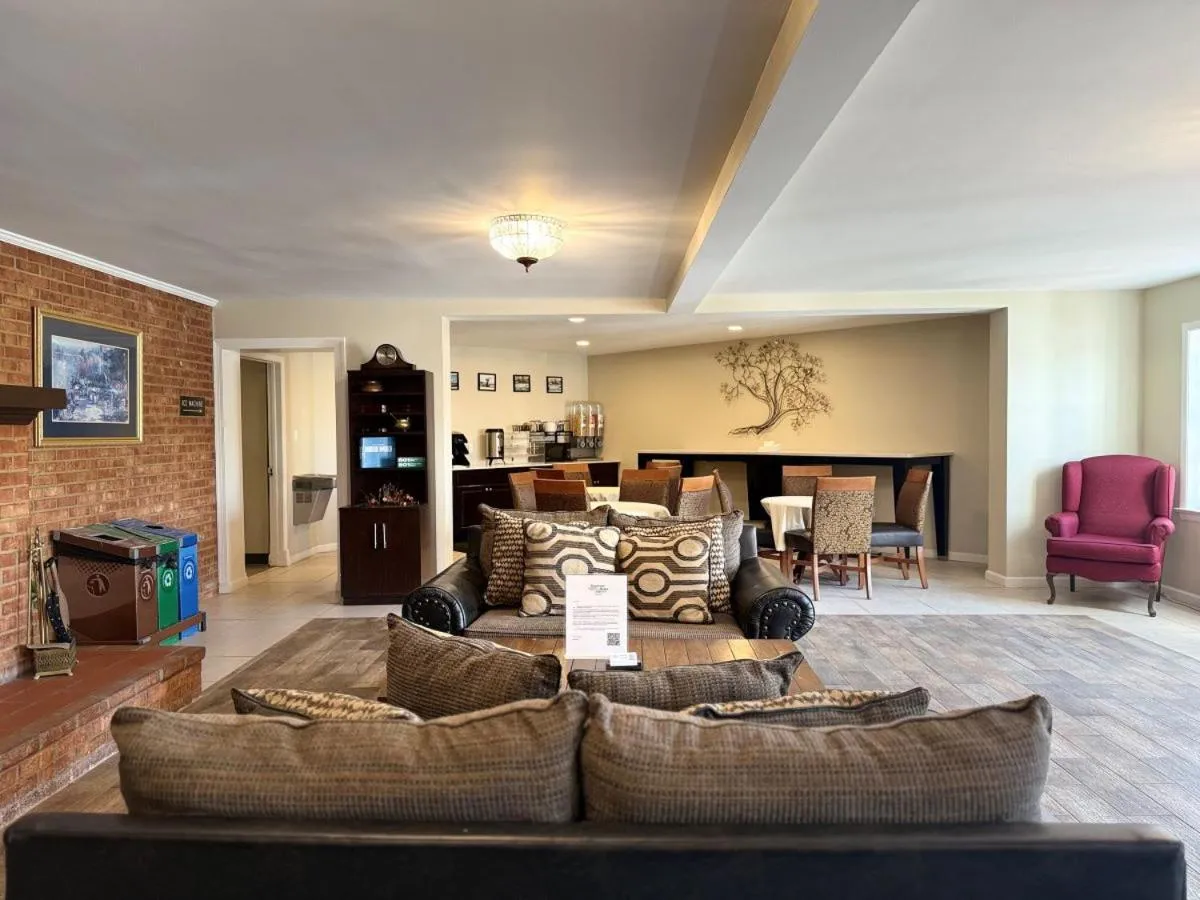 Lobby or reception in Governor House Inn Arlington/Falls Church