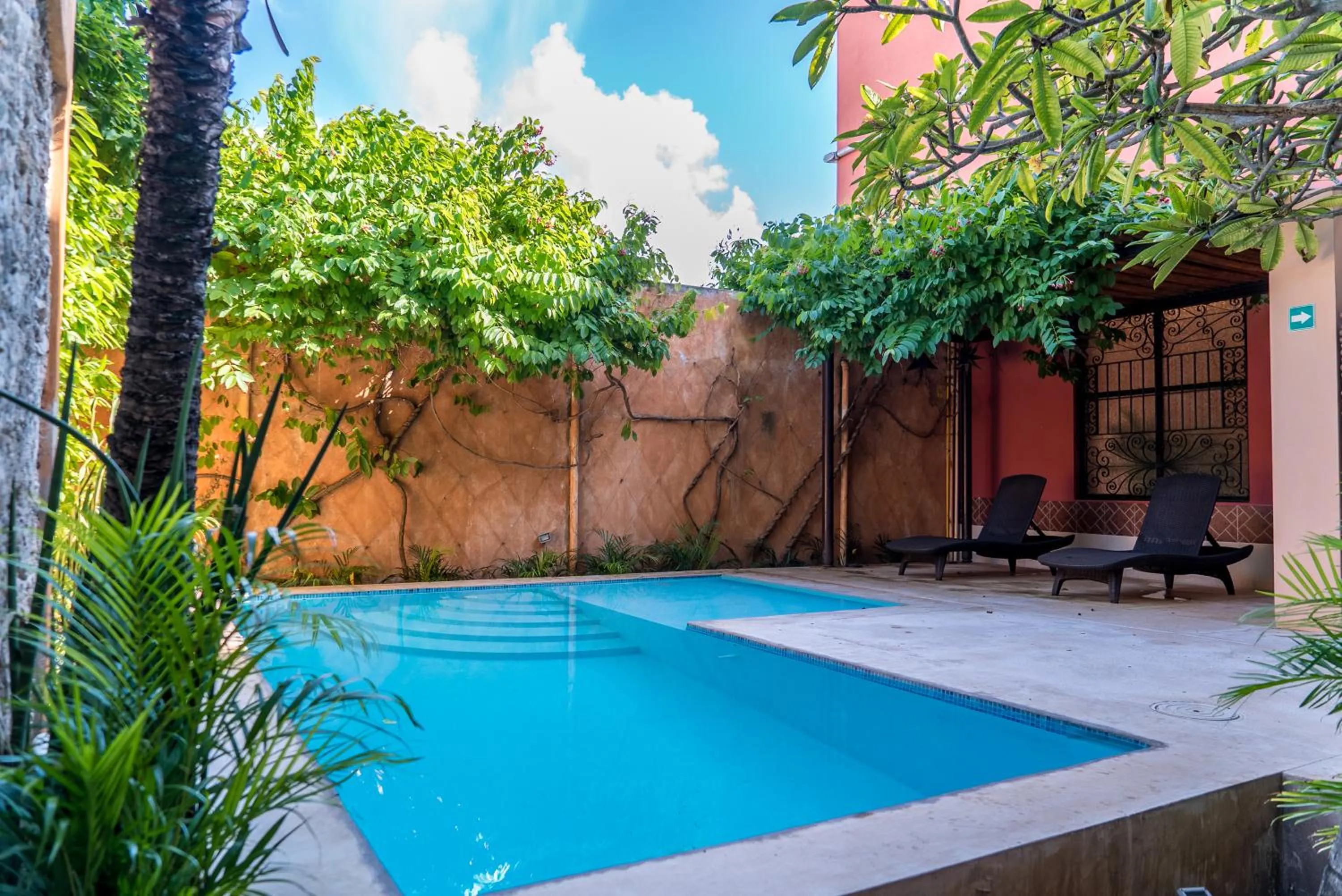 Swimming pool in Hotel Boutique Casa San Angel