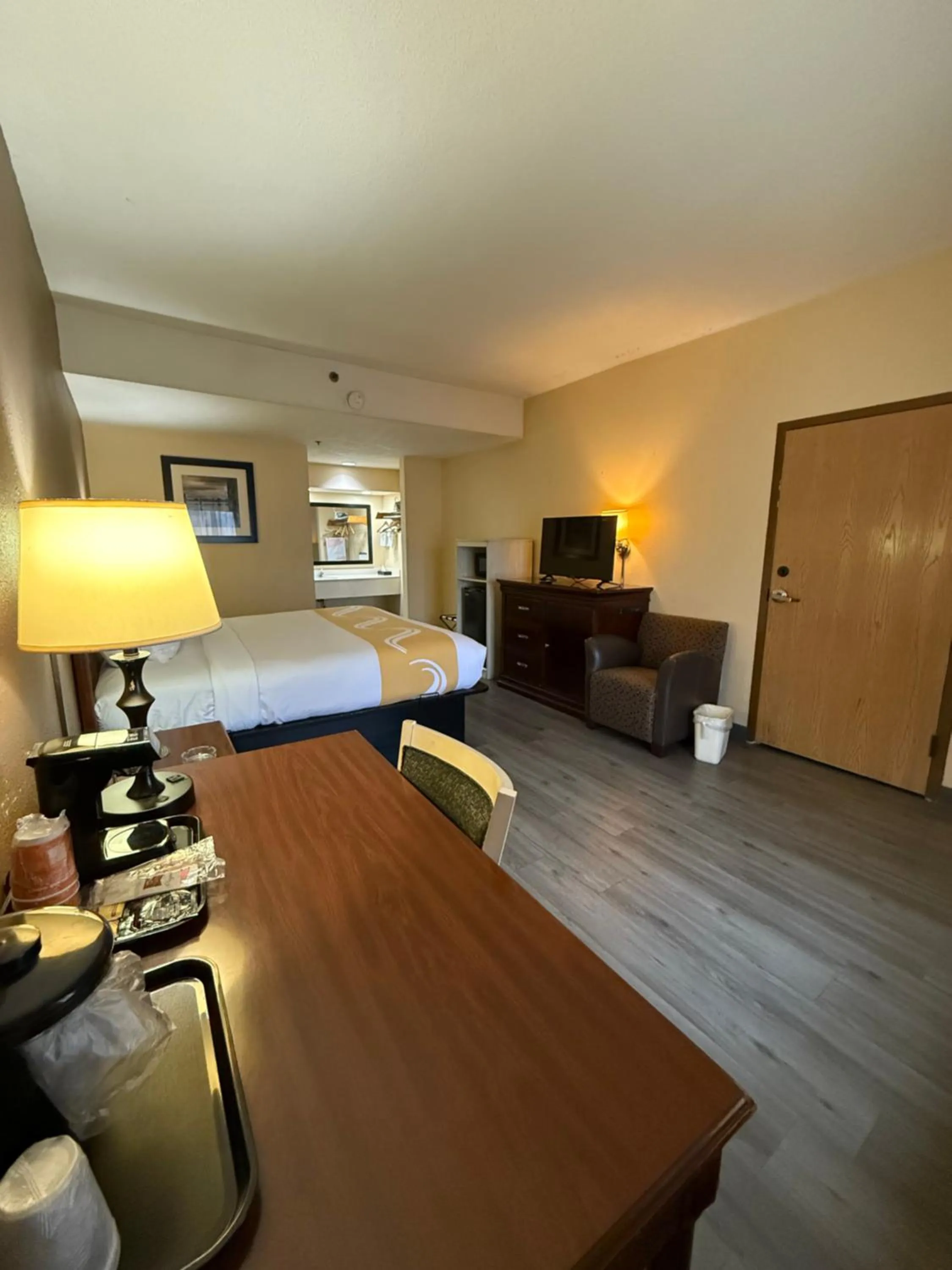 Photo of the whole room, Bed in Quality Inn & Suites Exmore - Eastern Shore