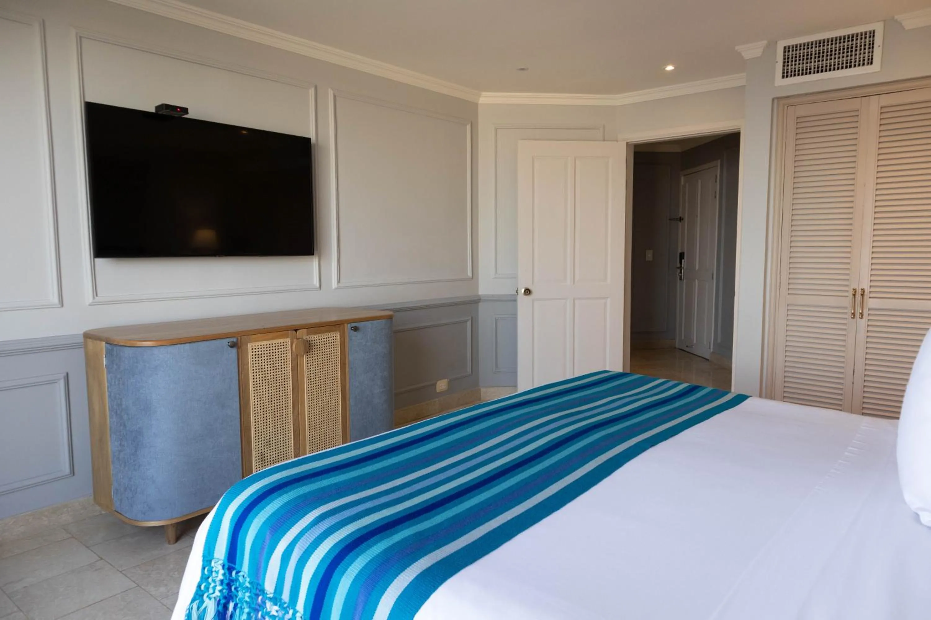 TV and multimedia, Bed in Hotel Caribe by Faranda Grand, a member of Radisson Individuals