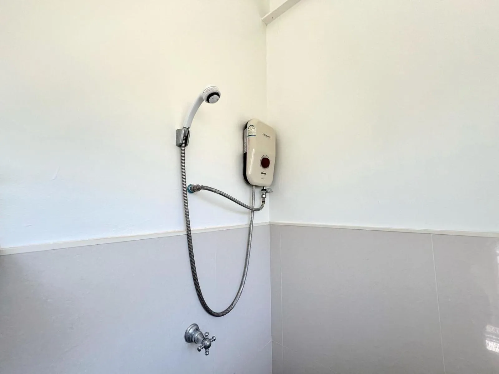 Shower in 3B Boutique Hotel