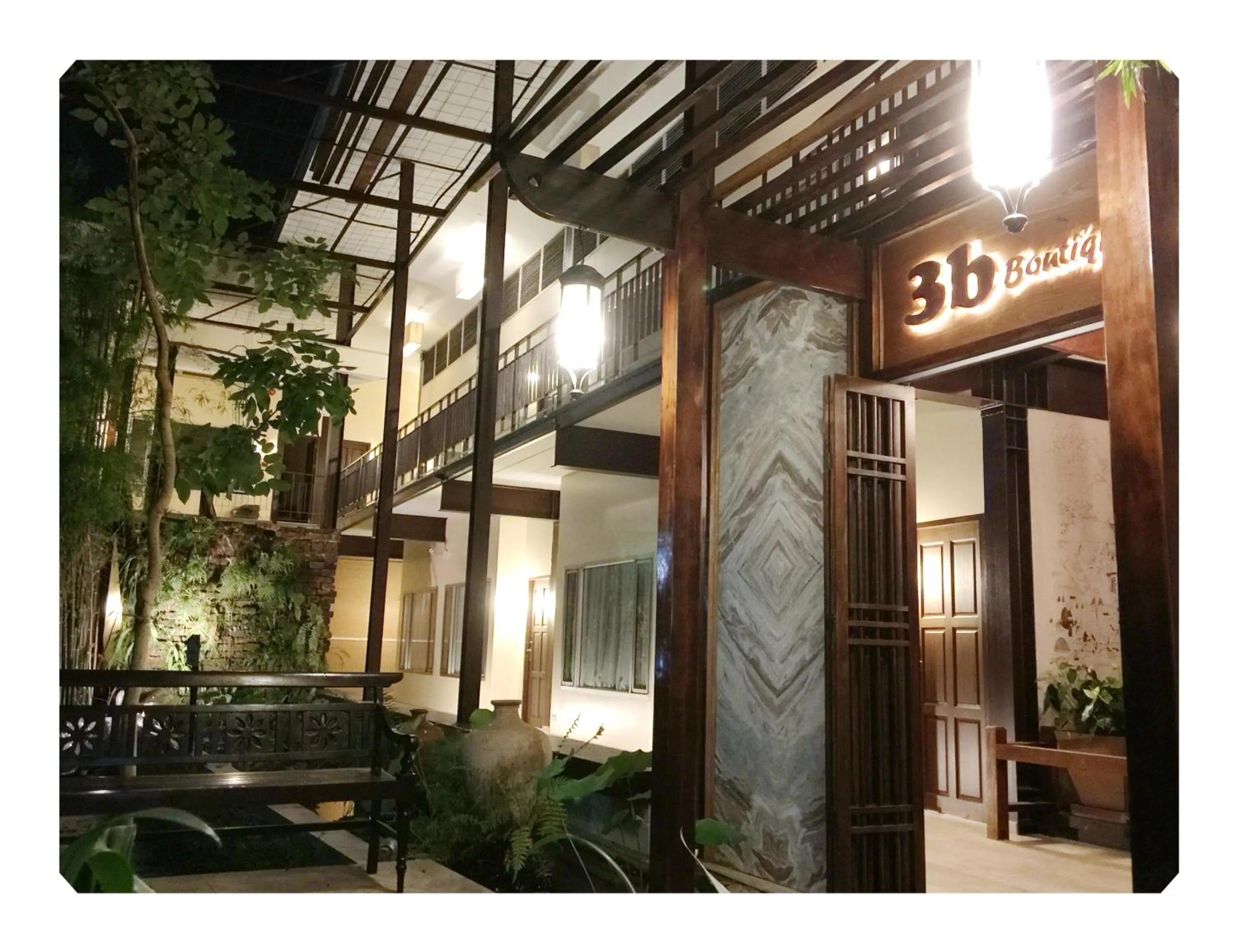 Facade/entrance in 3B Boutique Hotel