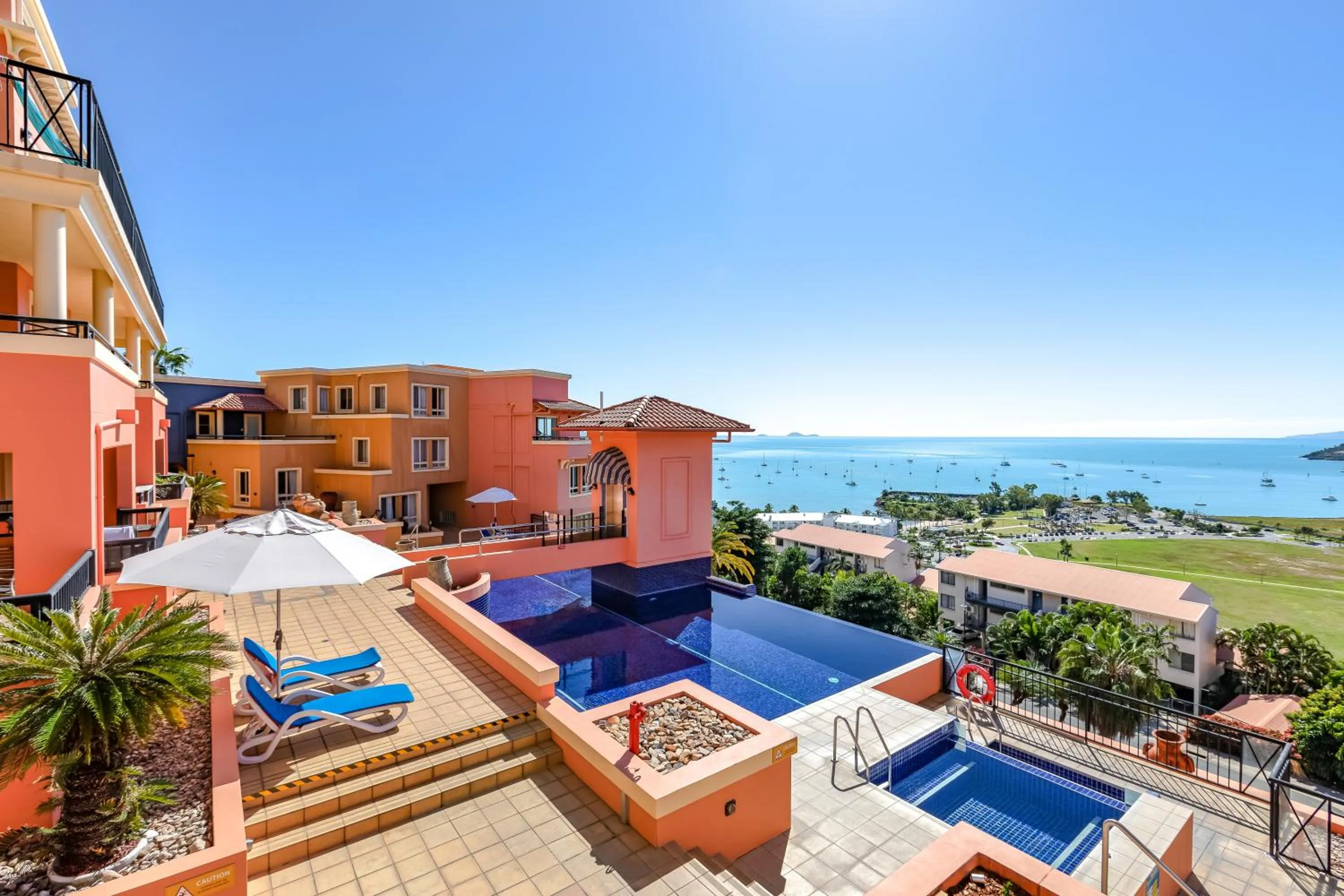 Swimming pool in Martinique Whitsunday Resort