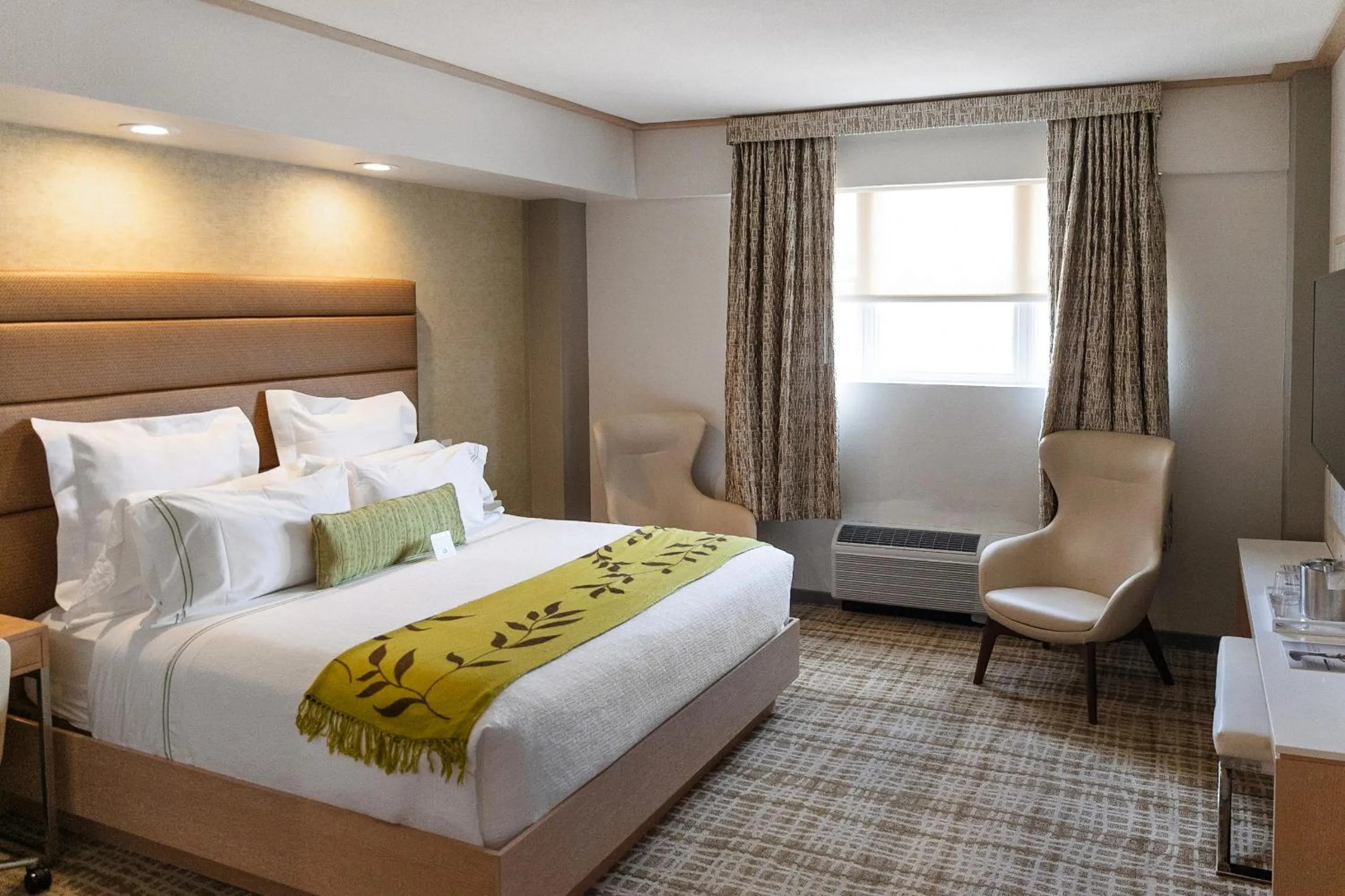 Bedroom, Bed in The Fredonia Hotel