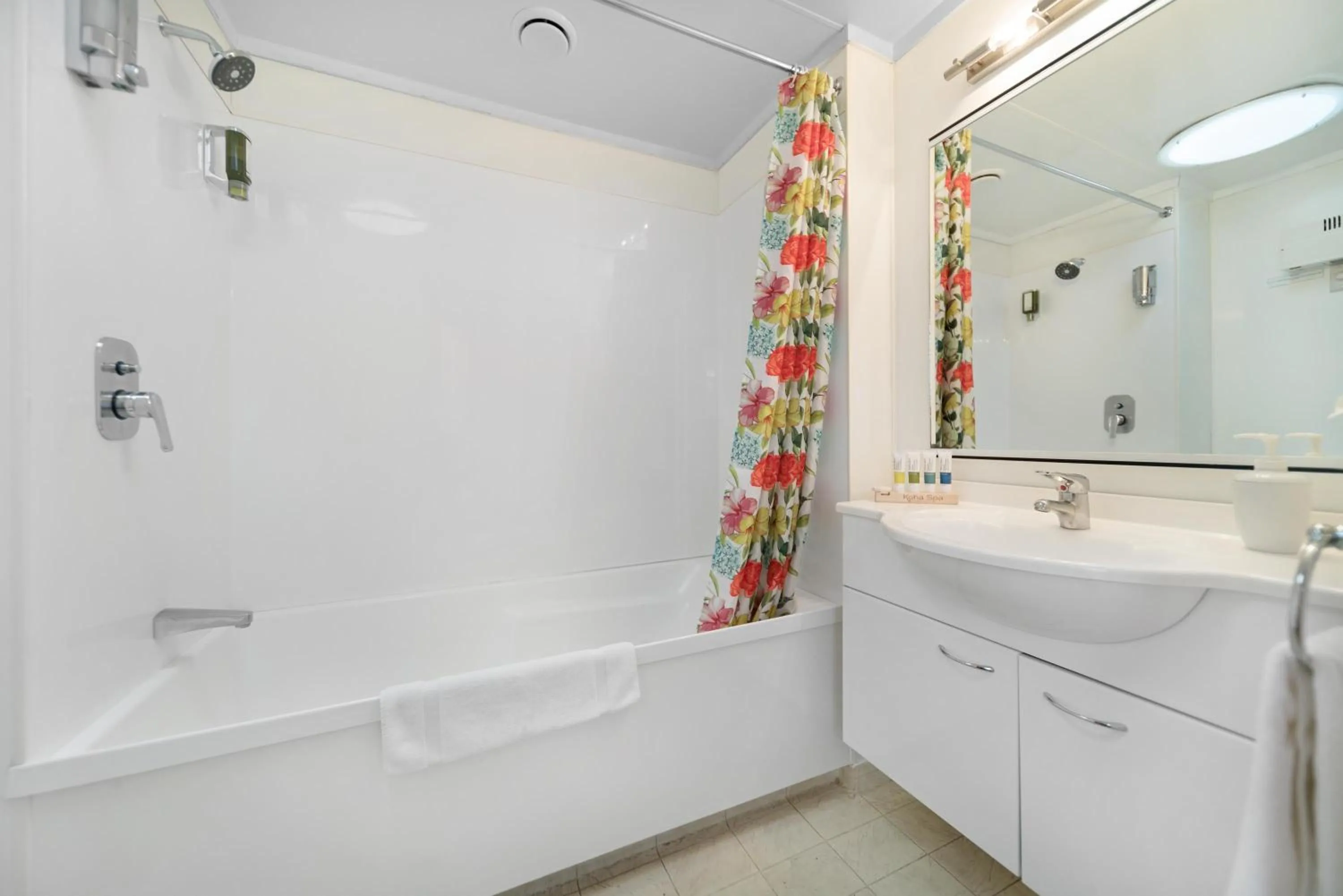 Shower in Amity Serviced Apartments