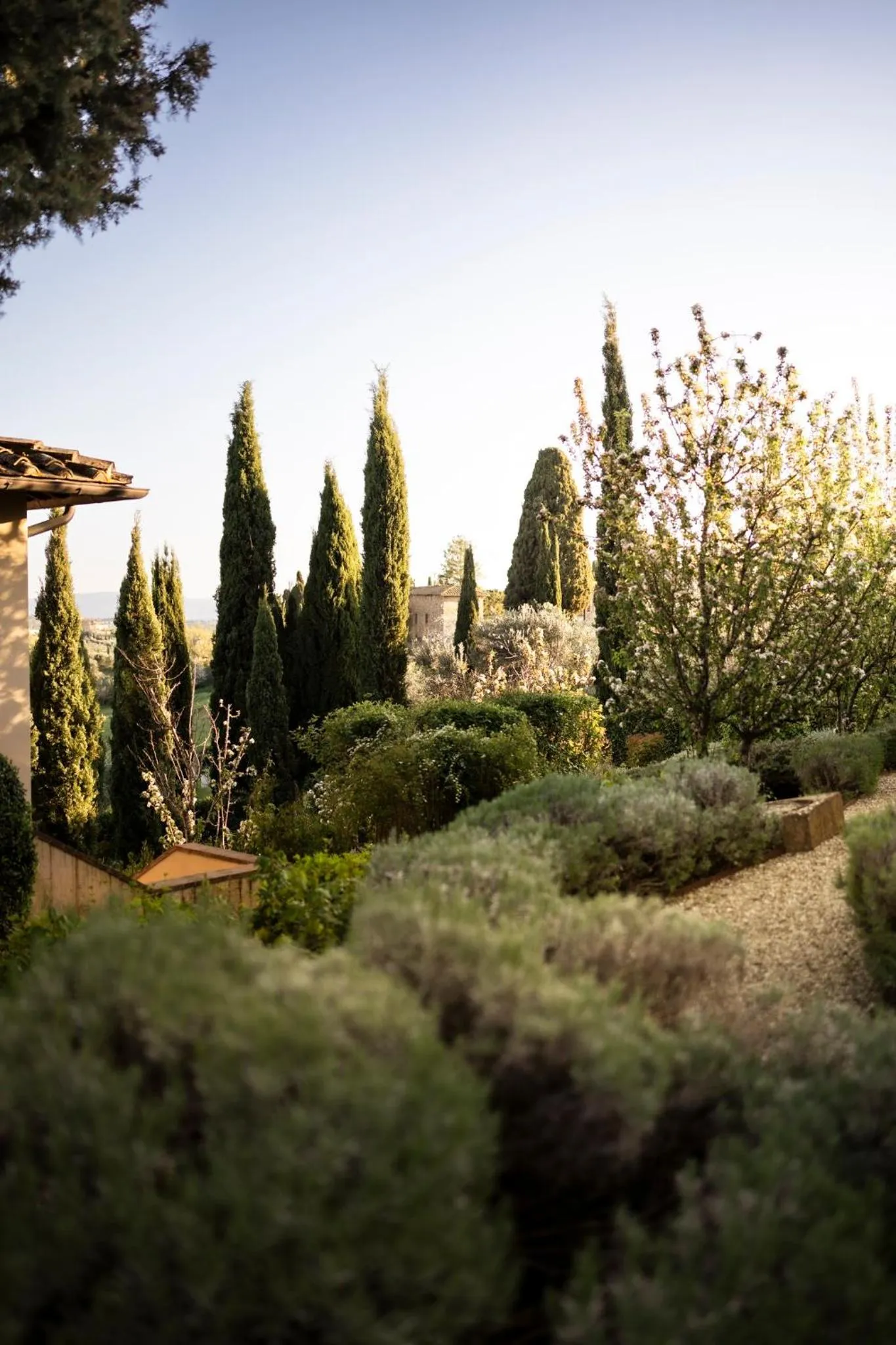 Property building in COMO Castello Del Nero
