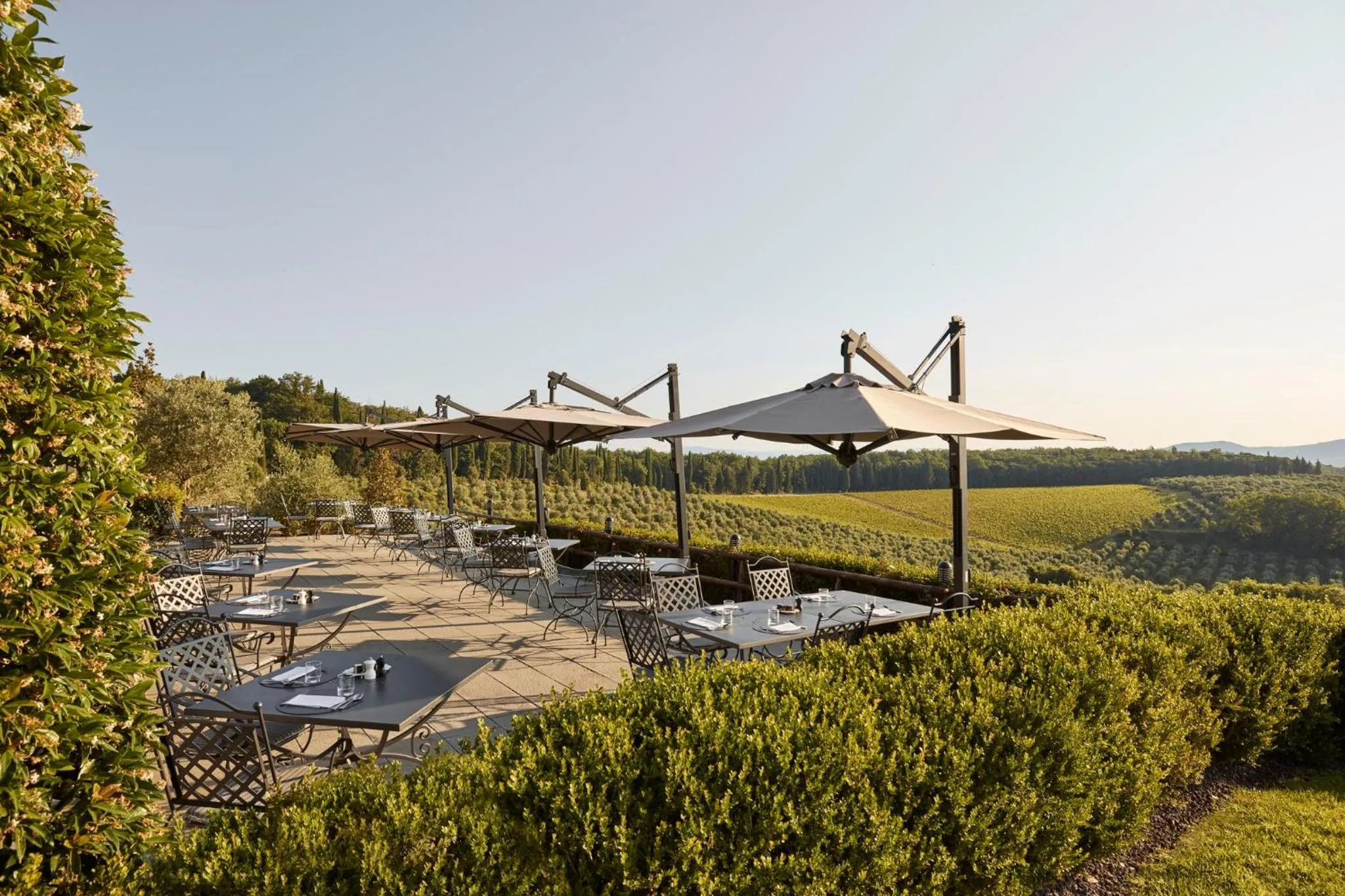 Property building in COMO Castello Del Nero