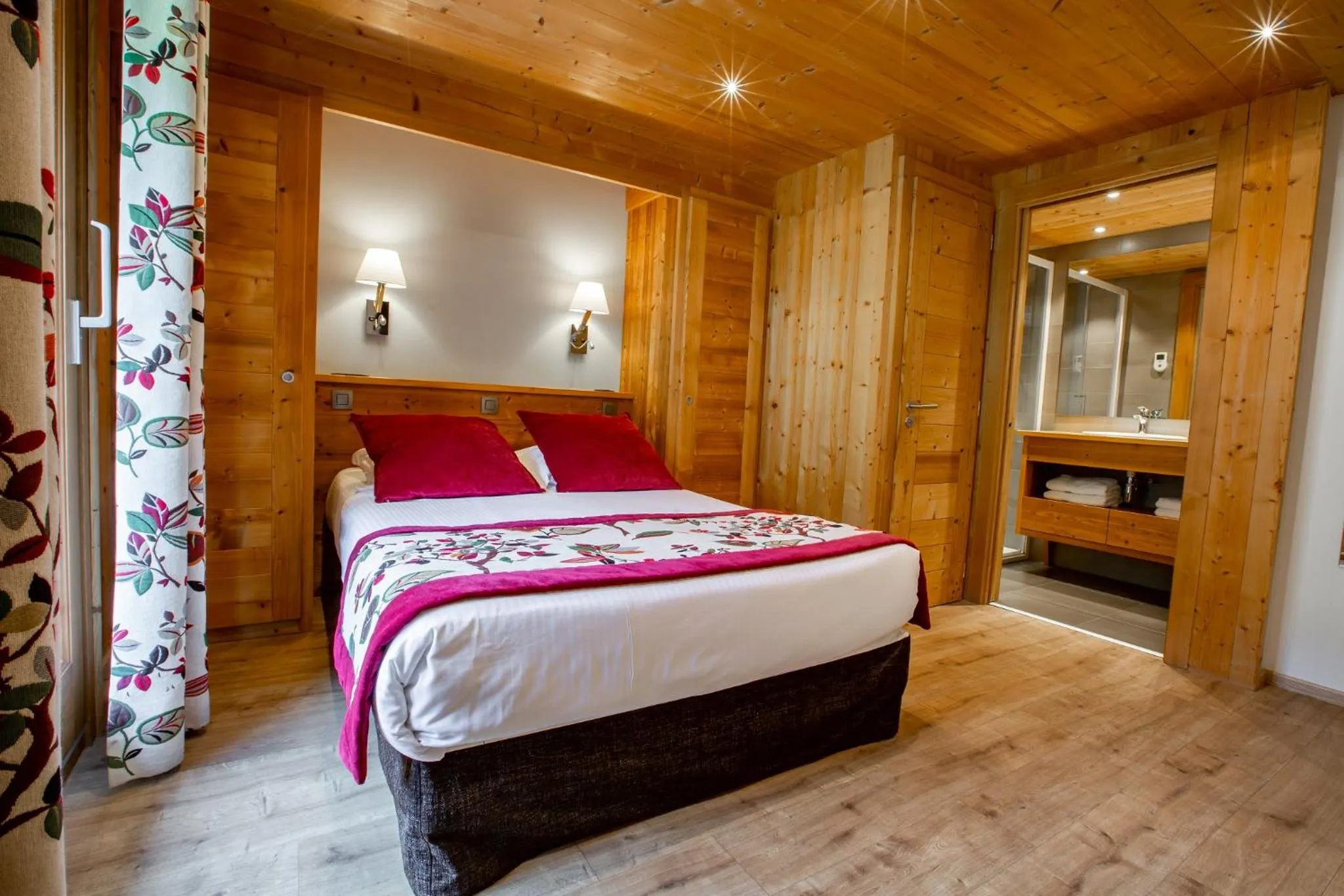 Bedroom, Bed in Hotel Les Bruyères