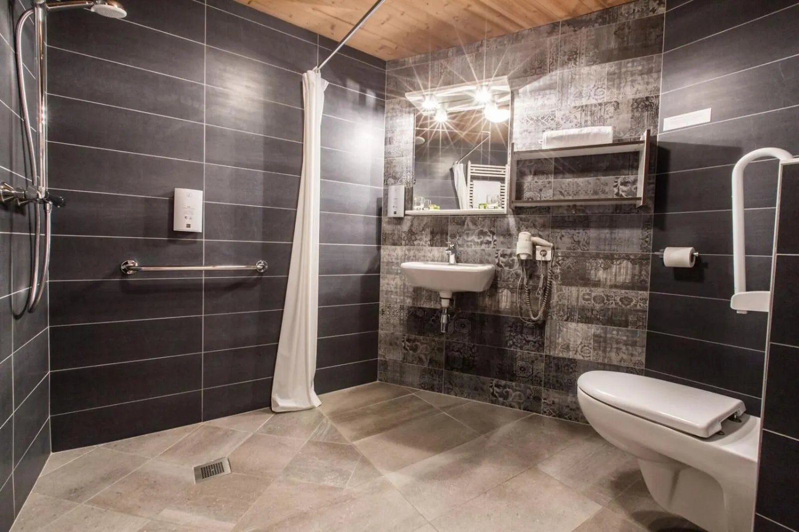 Bathroom in Hotel Les Bruyères