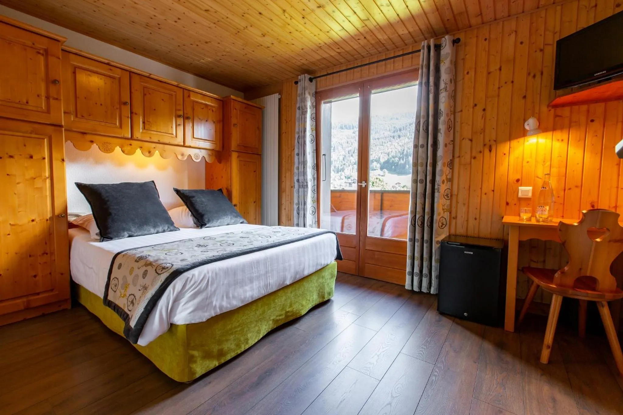 Bedroom, Bed in Hotel Les Bruyères