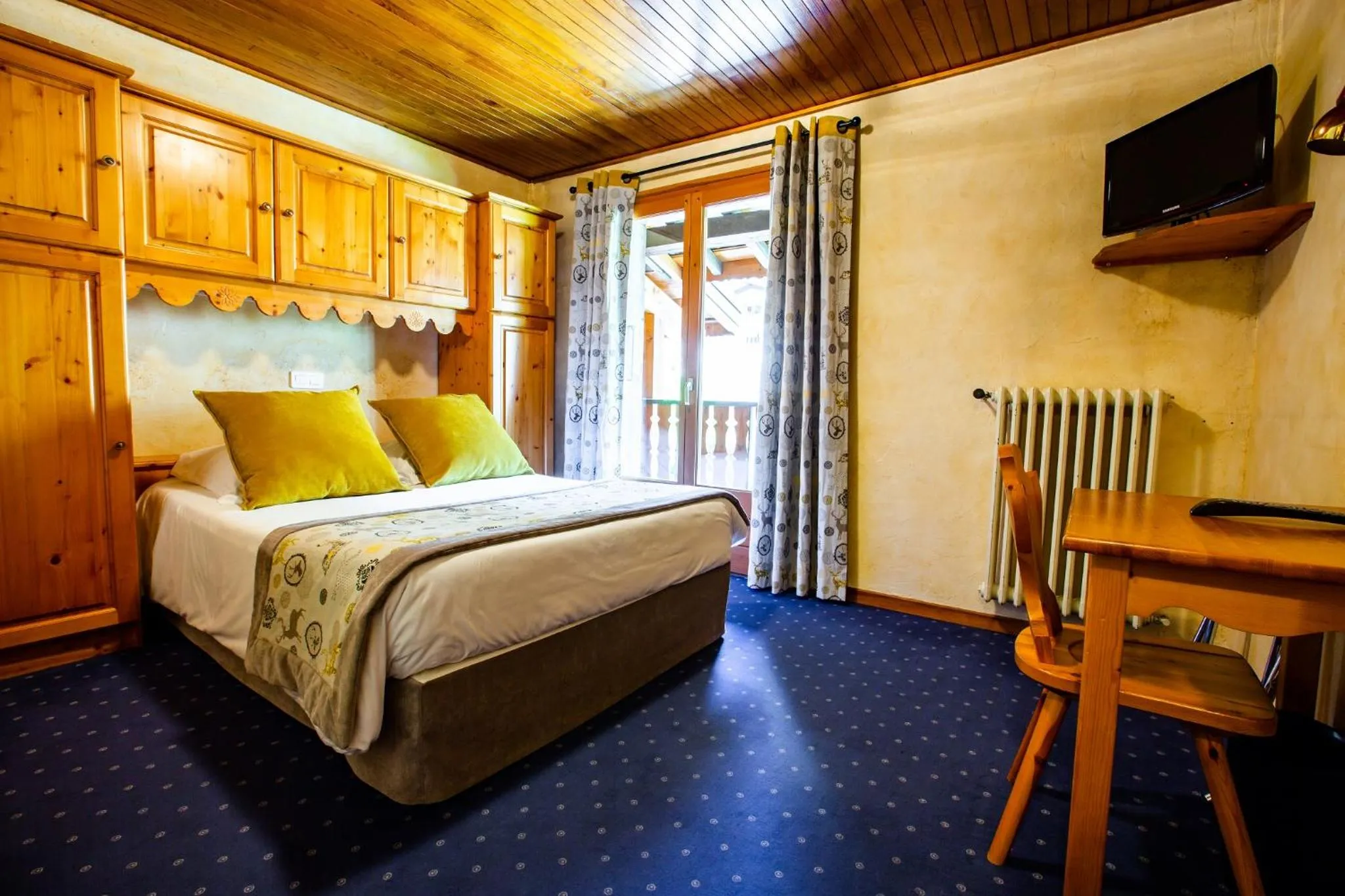 Bedroom, Bed in Hotel Les Bruyères