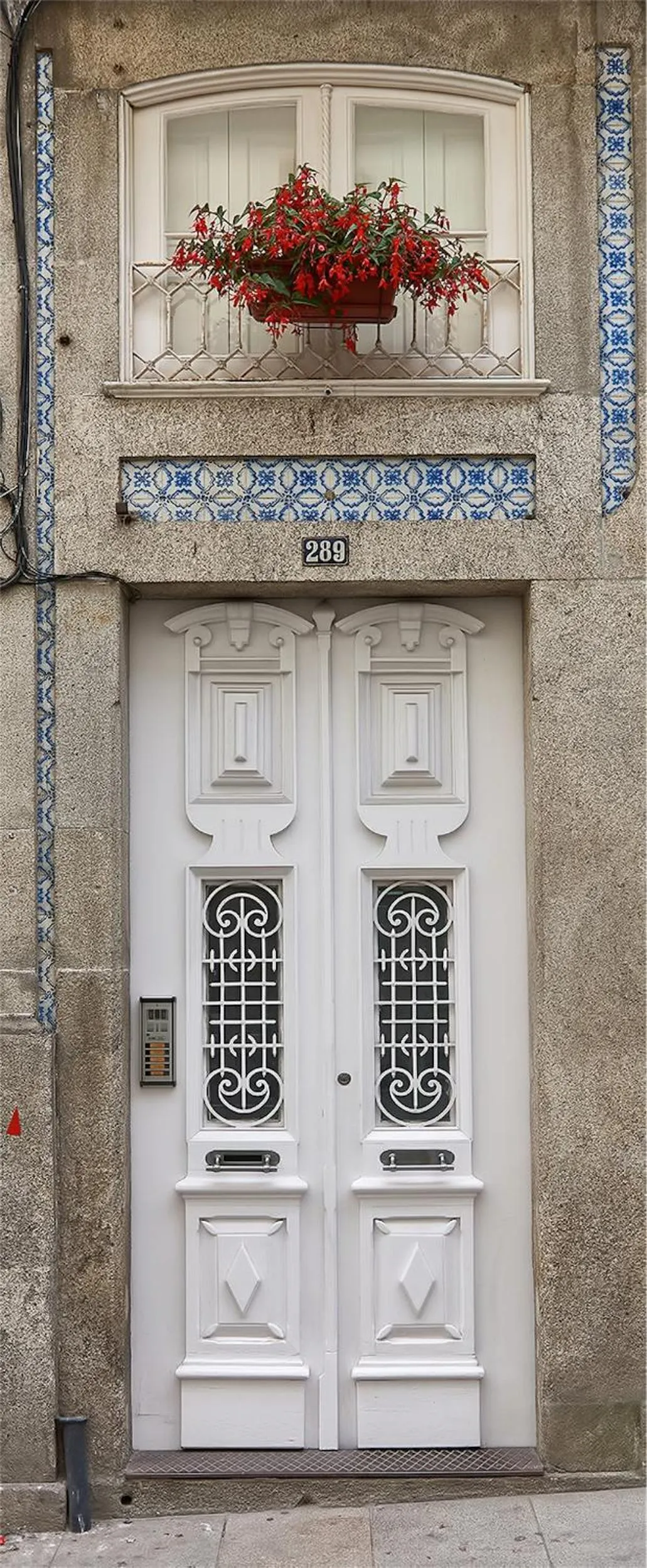 Facade/entrance in PortoSense Almada