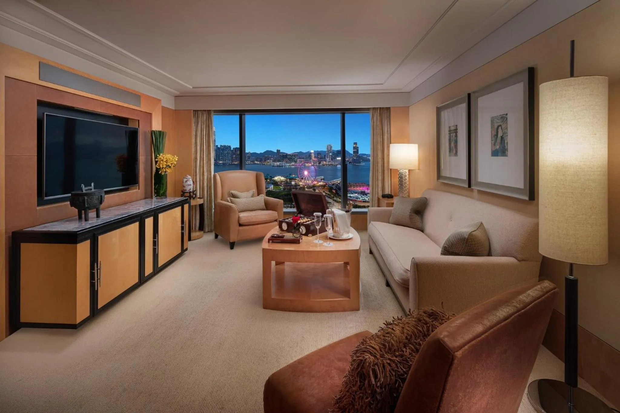 Photo of the whole room in Mandarin Oriental, Hong Kong