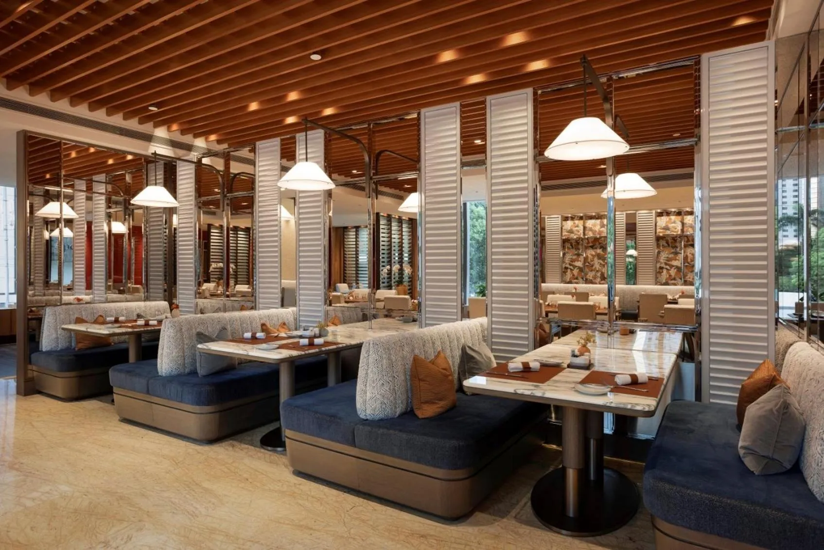 Restaurant/places to eat in Mandarin Oriental, Hong Kong