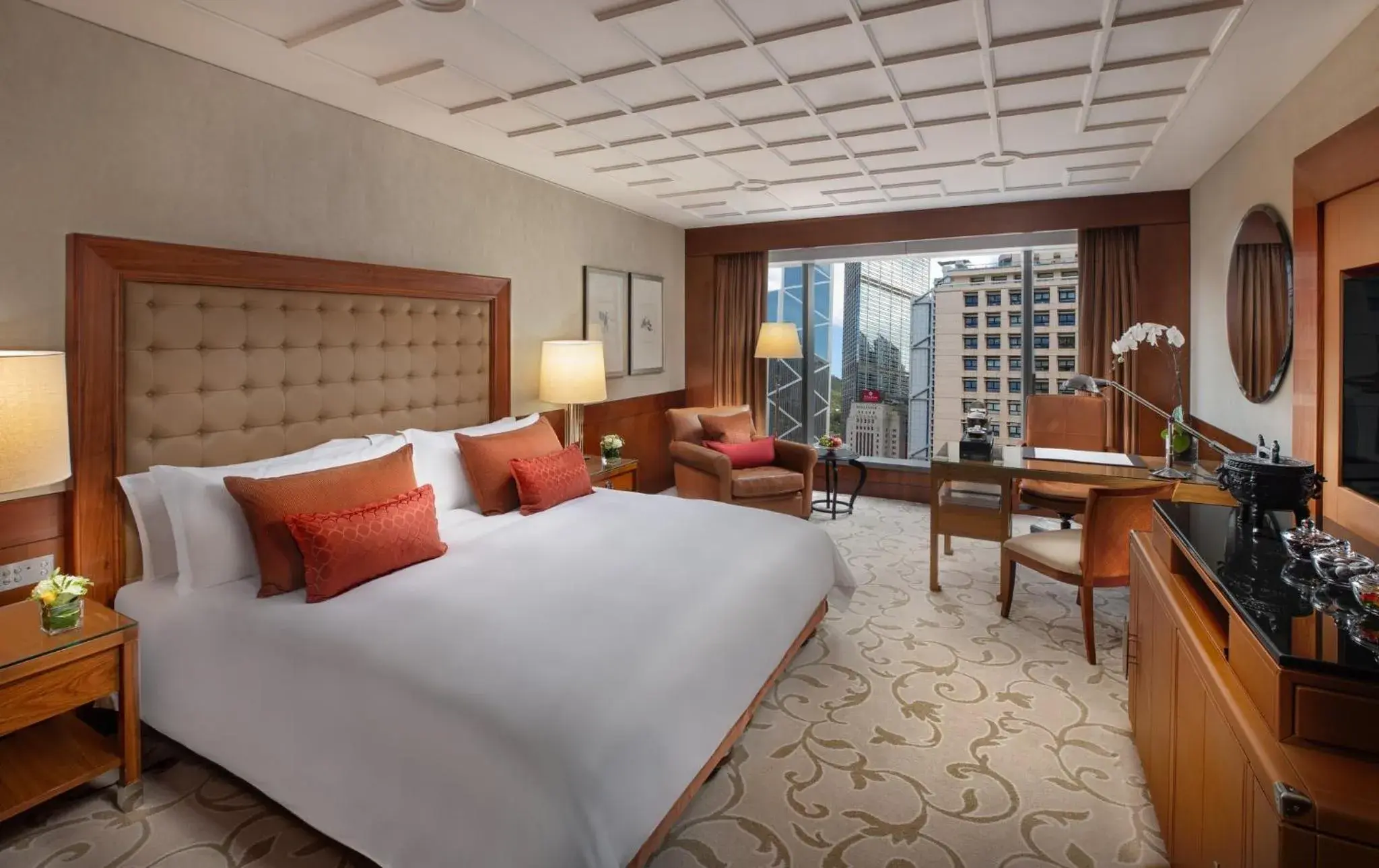 Club City View King Room in Mandarin Oriental, Hong Kong Club City View King Room in Mandarin Oriental, Hong Kong