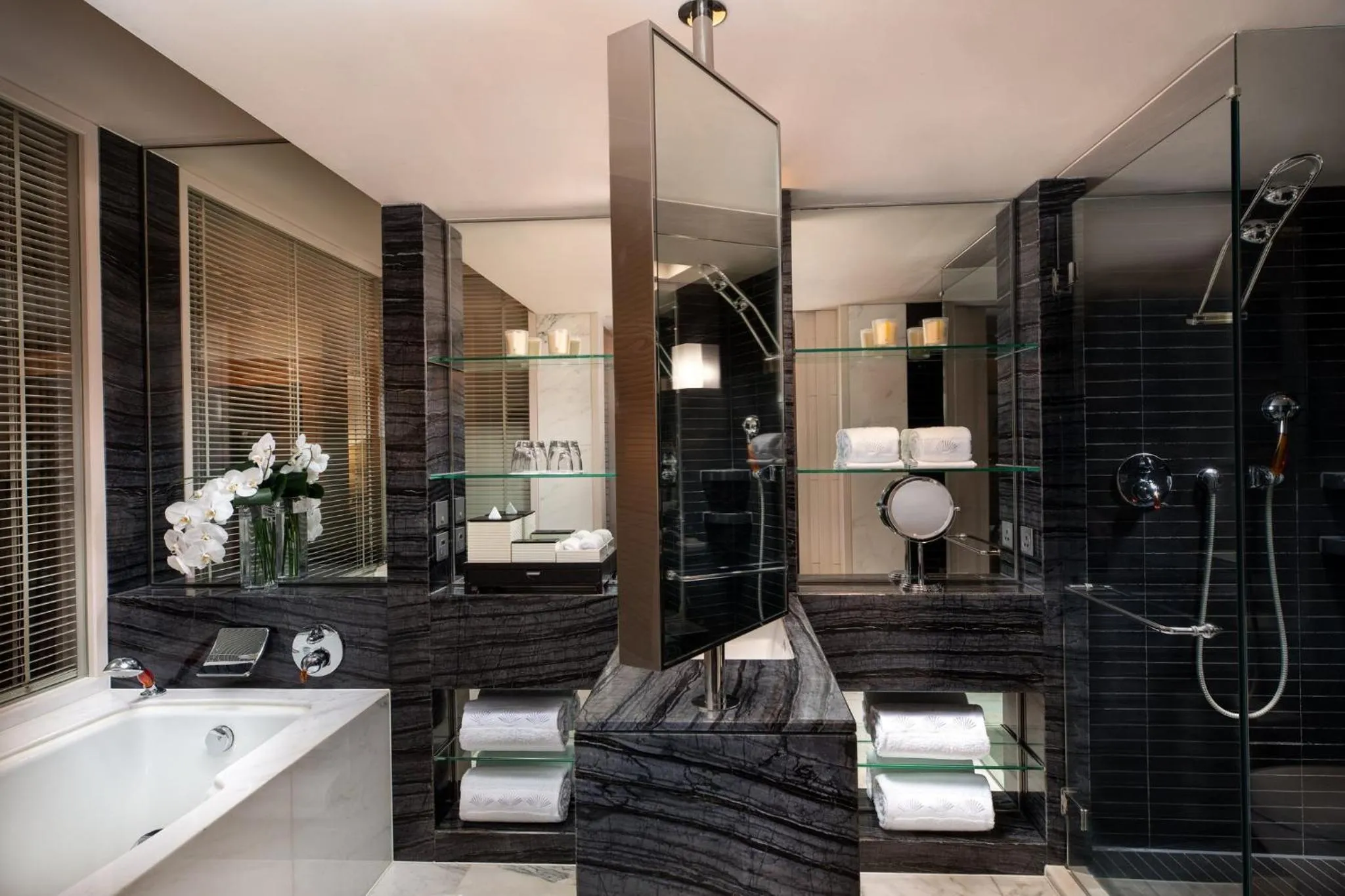 Photo of the whole room in Mandarin Oriental, Hong Kong