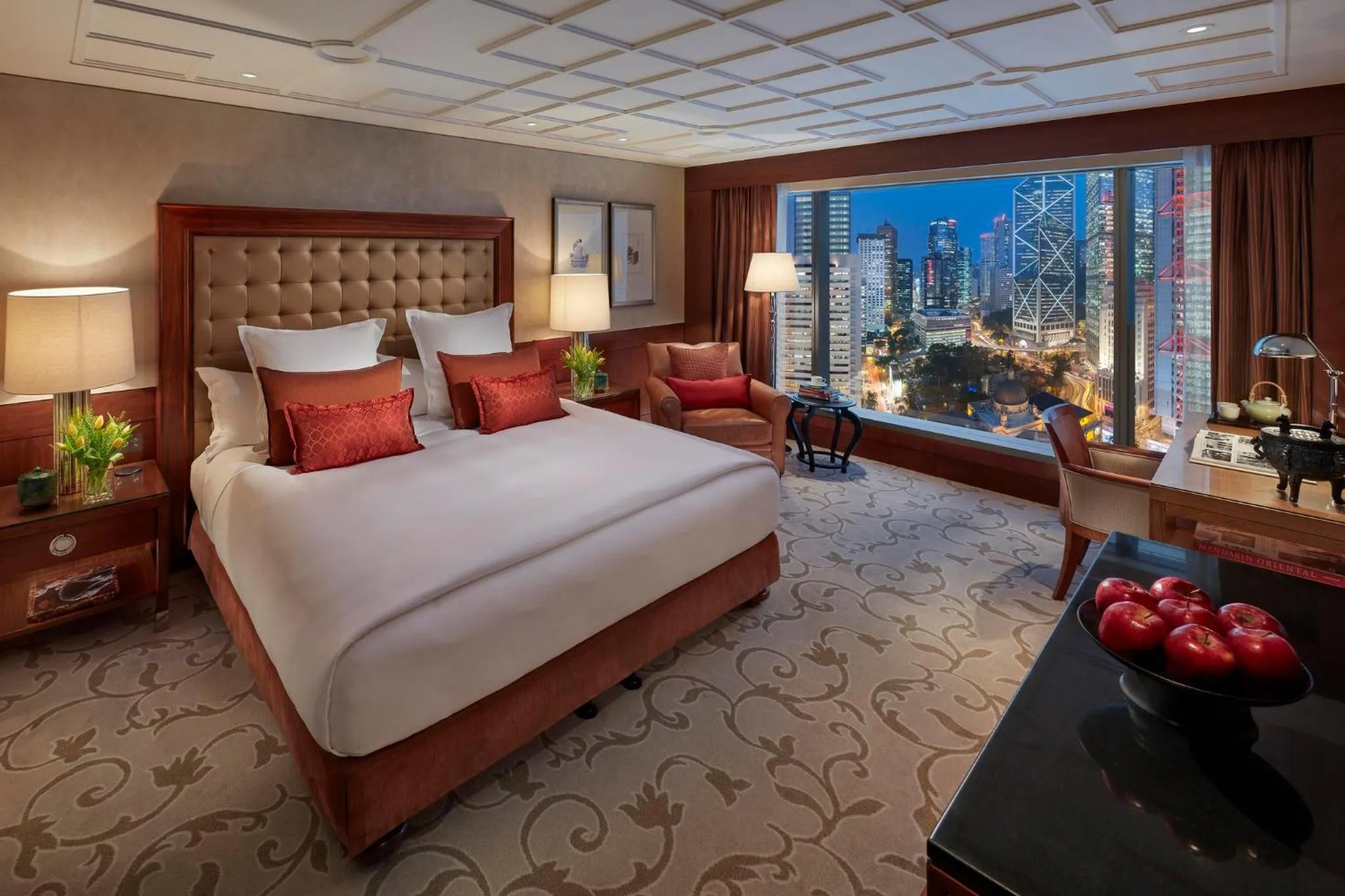 Bedroom, Bed in Mandarin Oriental, Hong Kong
