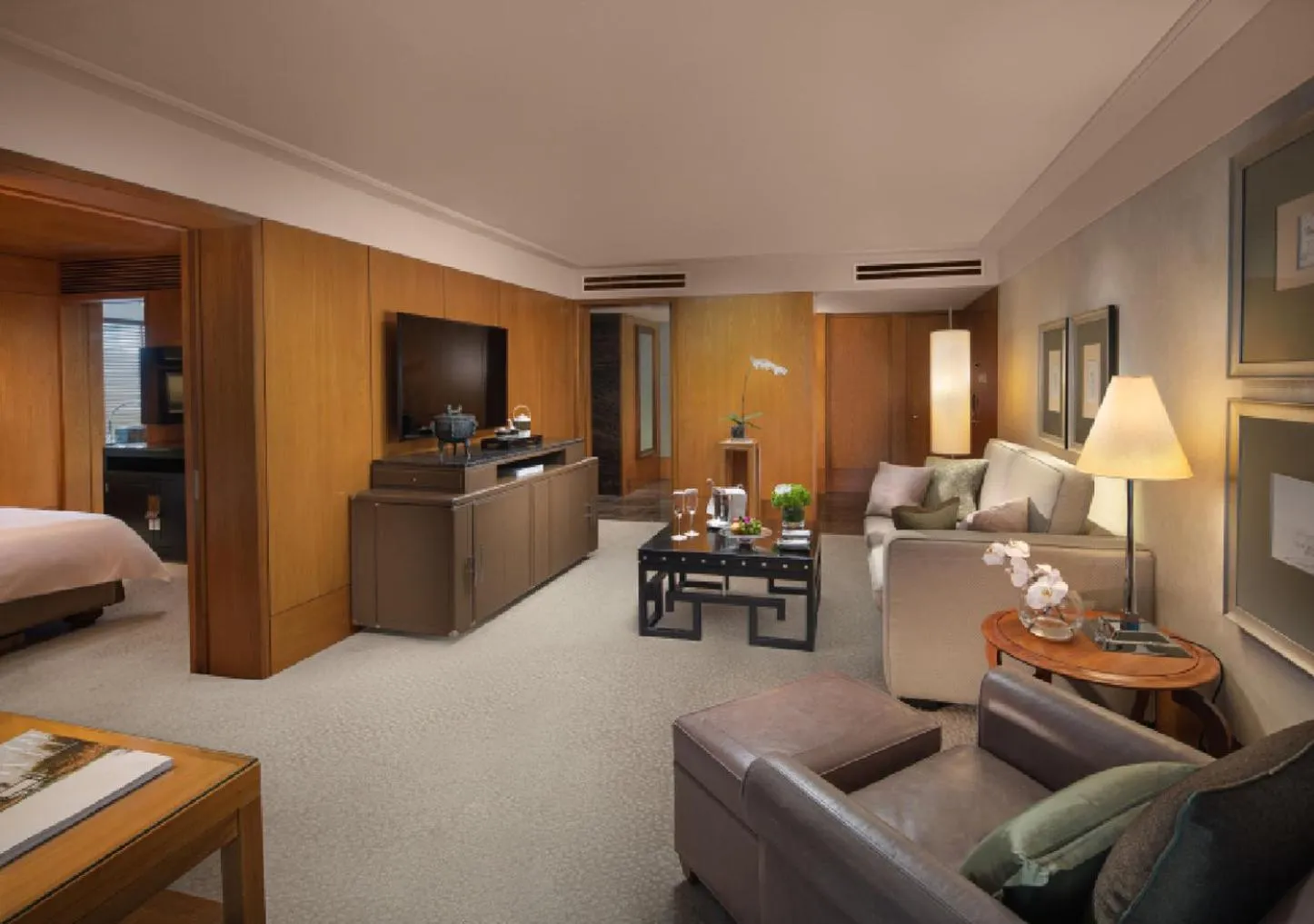 Living room, Bed in Mandarin Oriental, Hong Kong