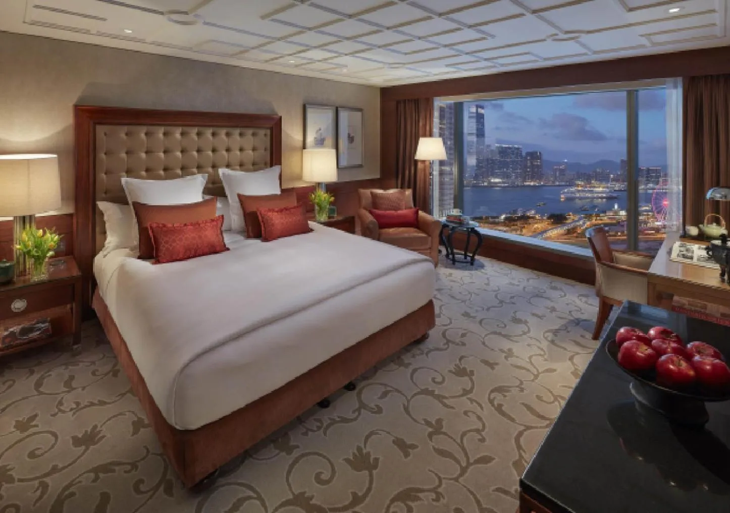 Bedroom, Bed in Mandarin Oriental, Hong Kong