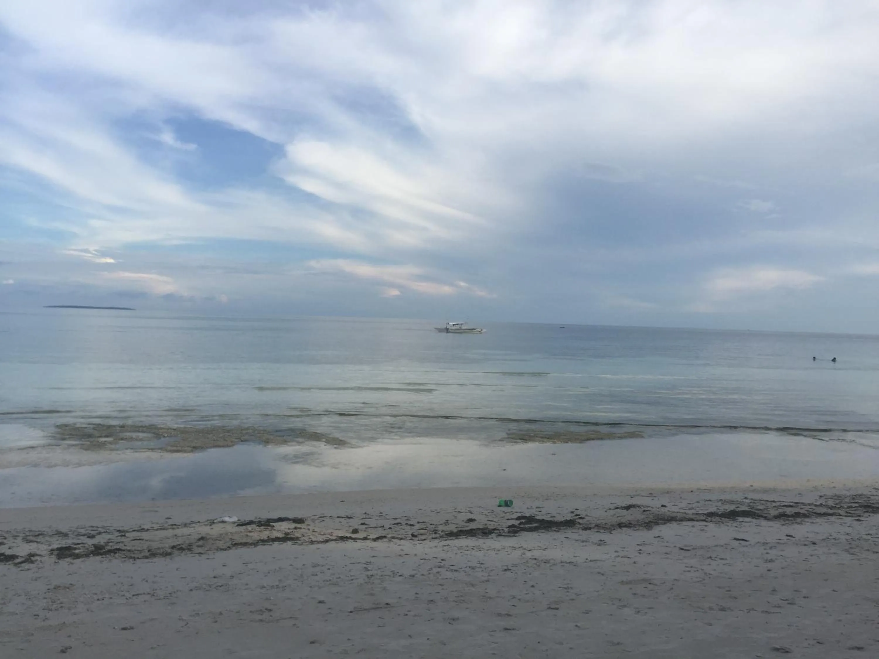 Beach in The Whitehouse by the Sea