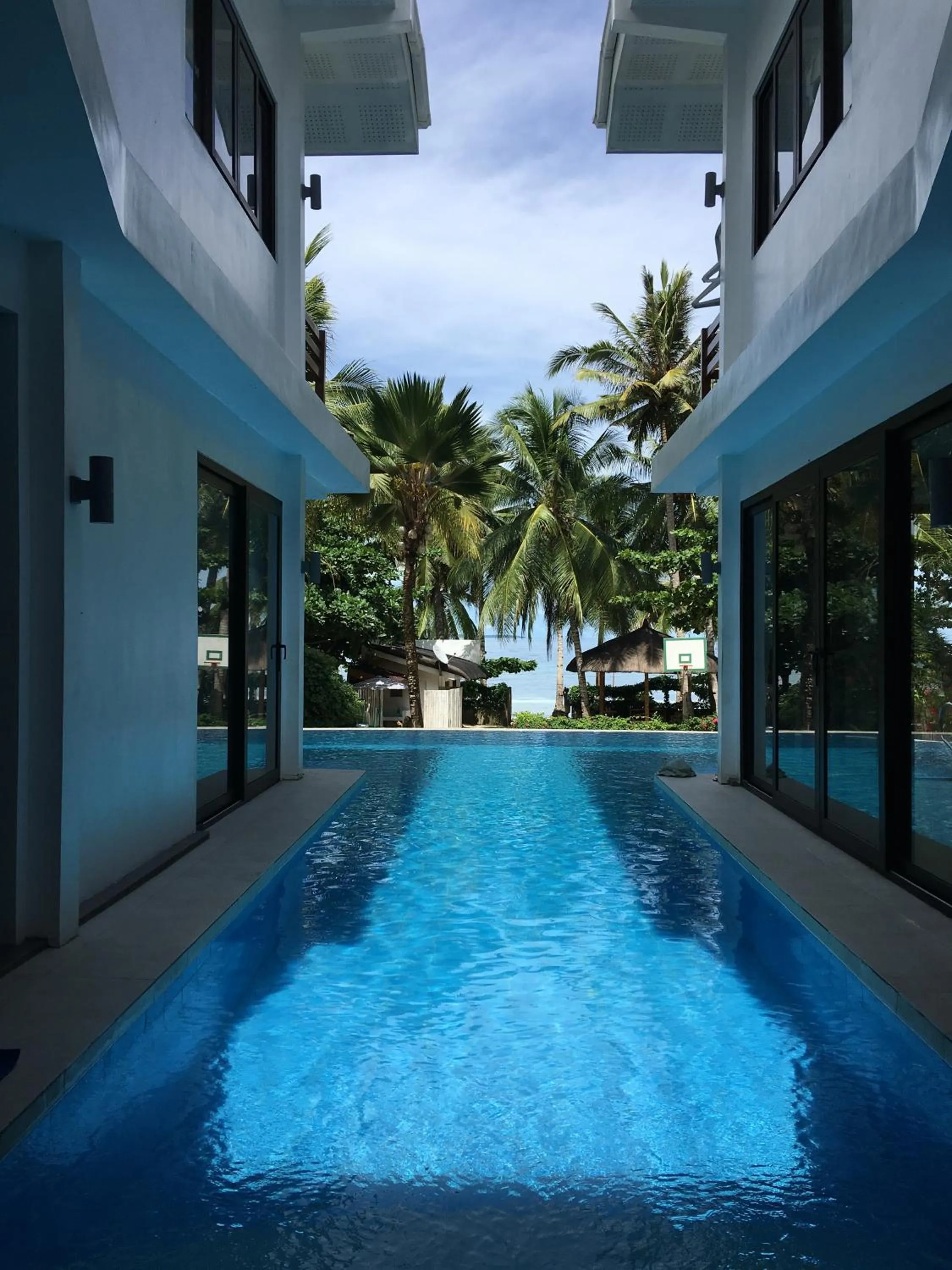 Beach in The Whitehouse by the Sea