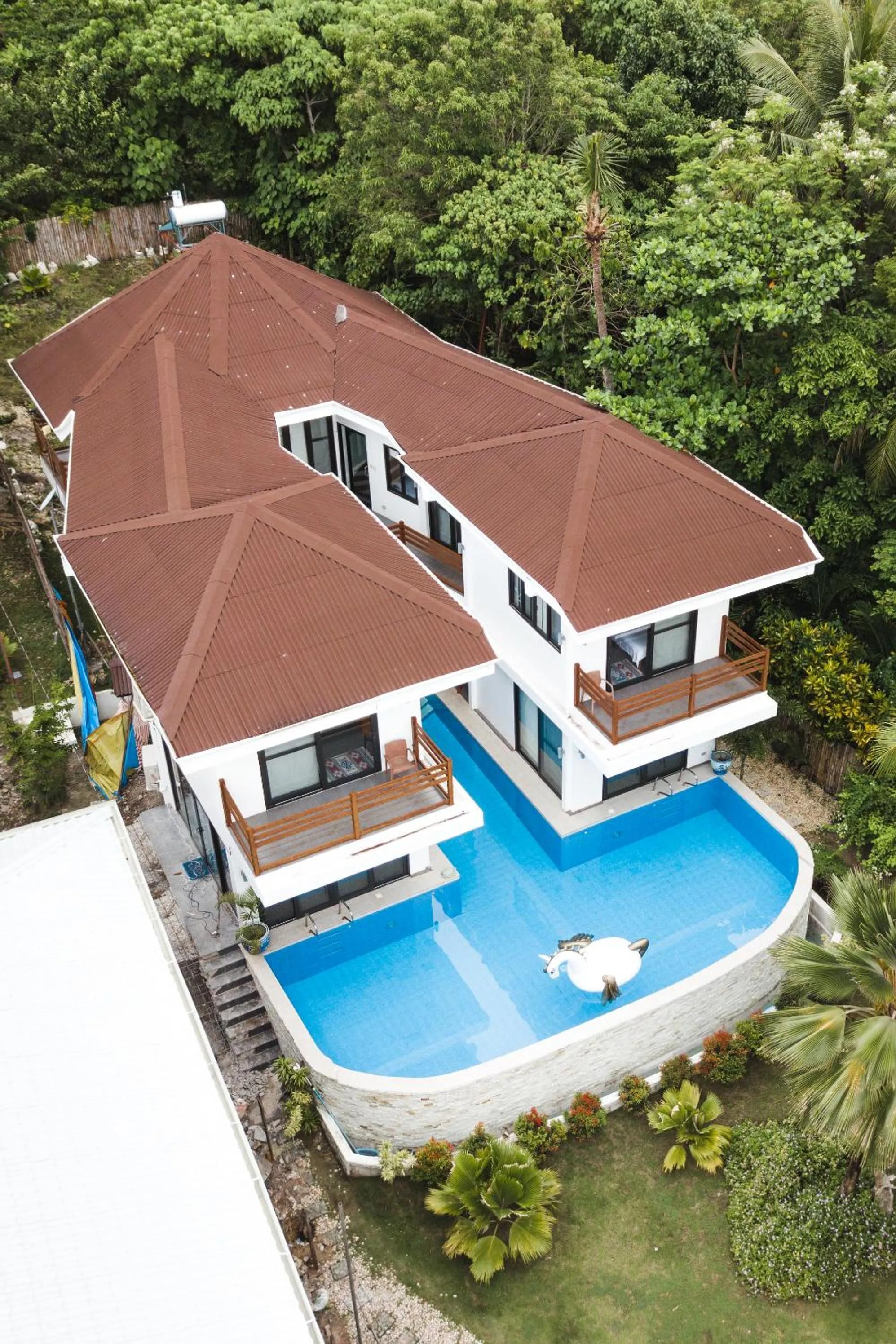 Bird's eye view in The Whitehouse by the Sea