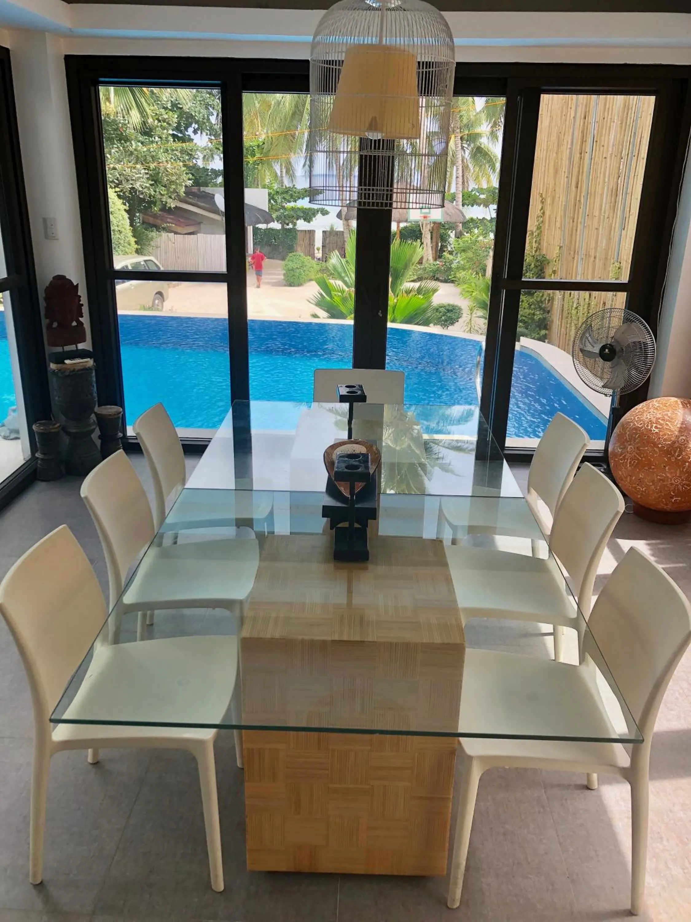Dining area in The Whitehouse by the Sea