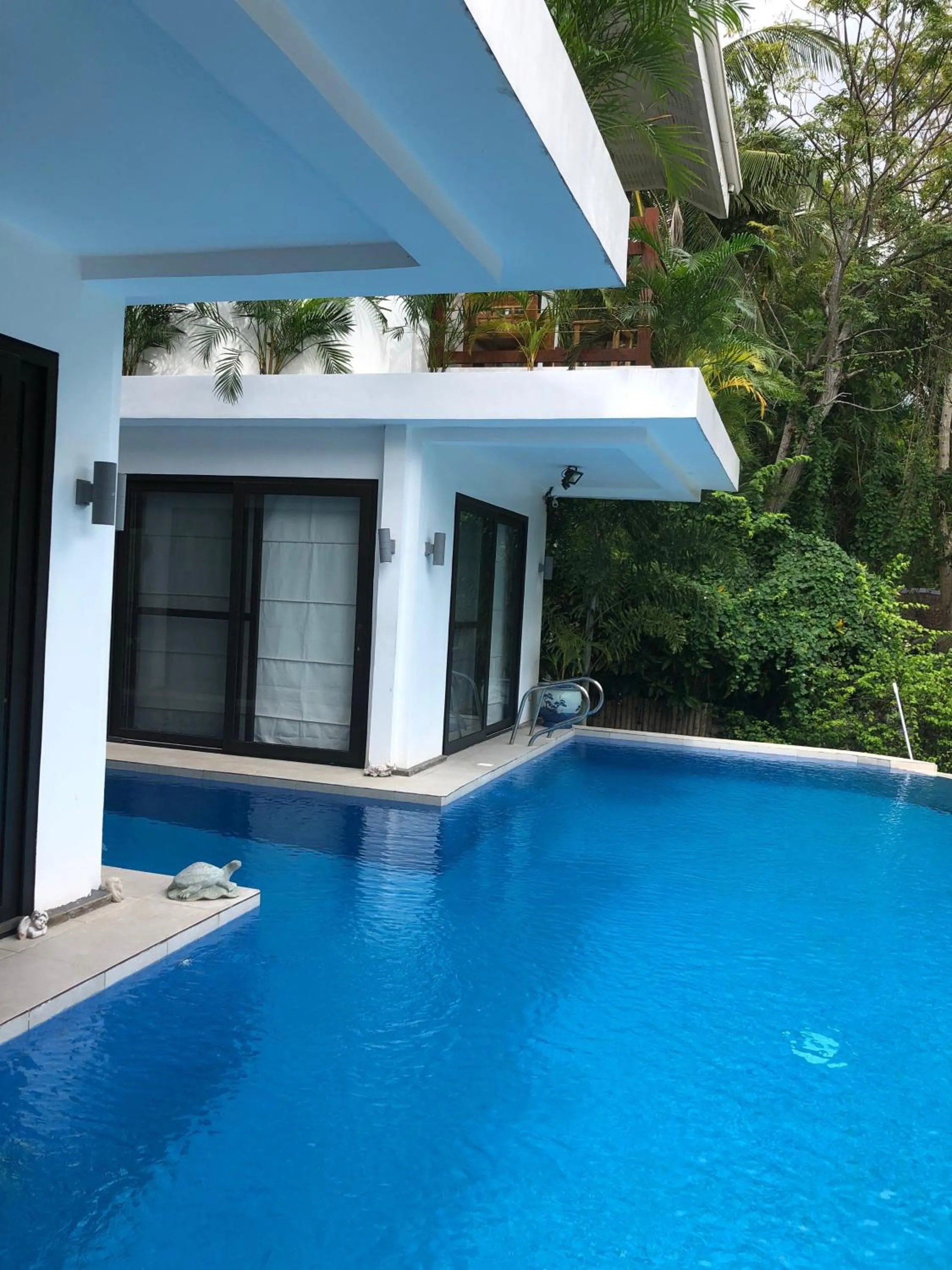 Property building in The Whitehouse by the Sea