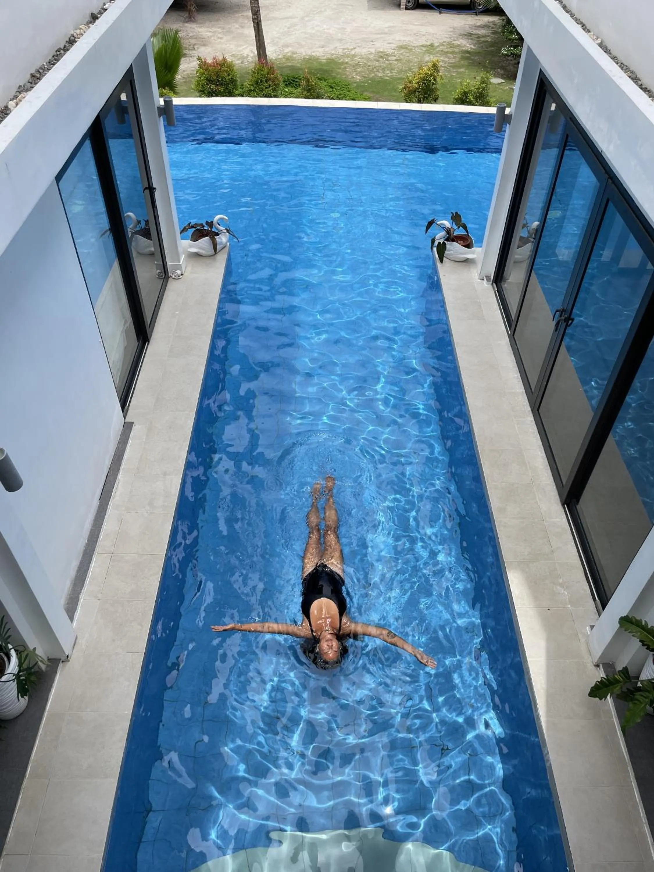 Day in The Whitehouse by the Sea