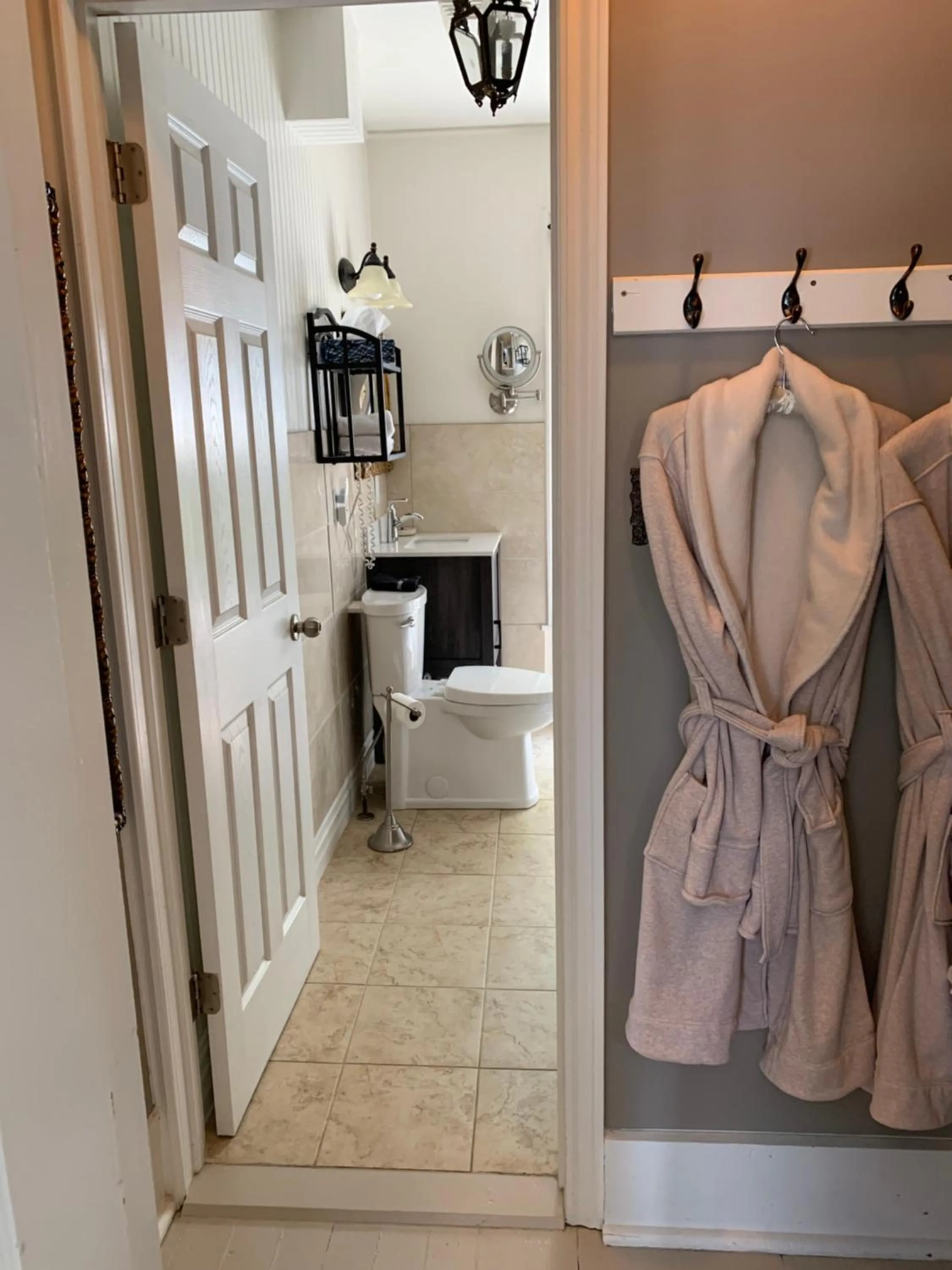 Bathroom in Green Oaks B&B