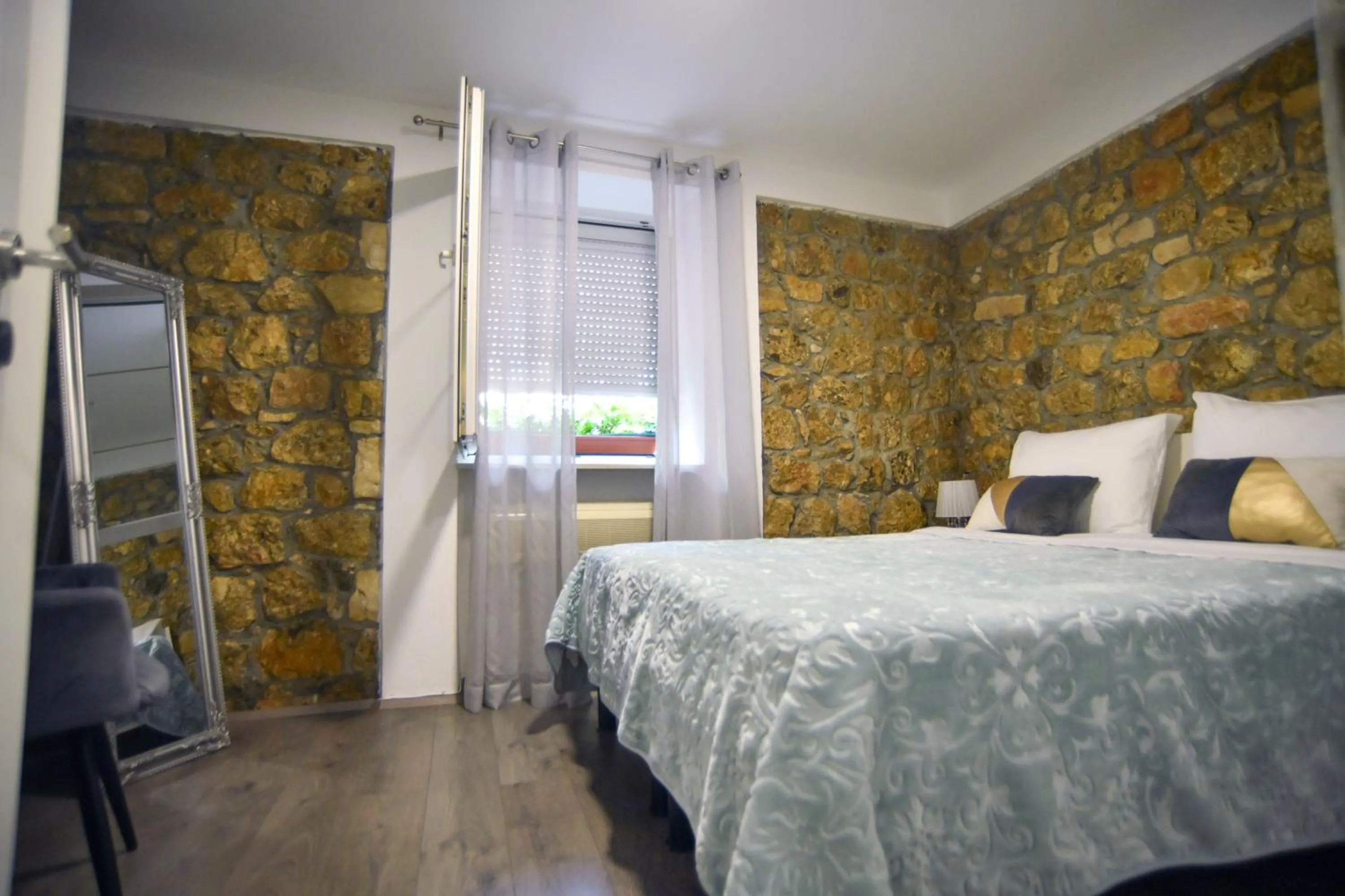 Bed in Luxury apartments Petrovac