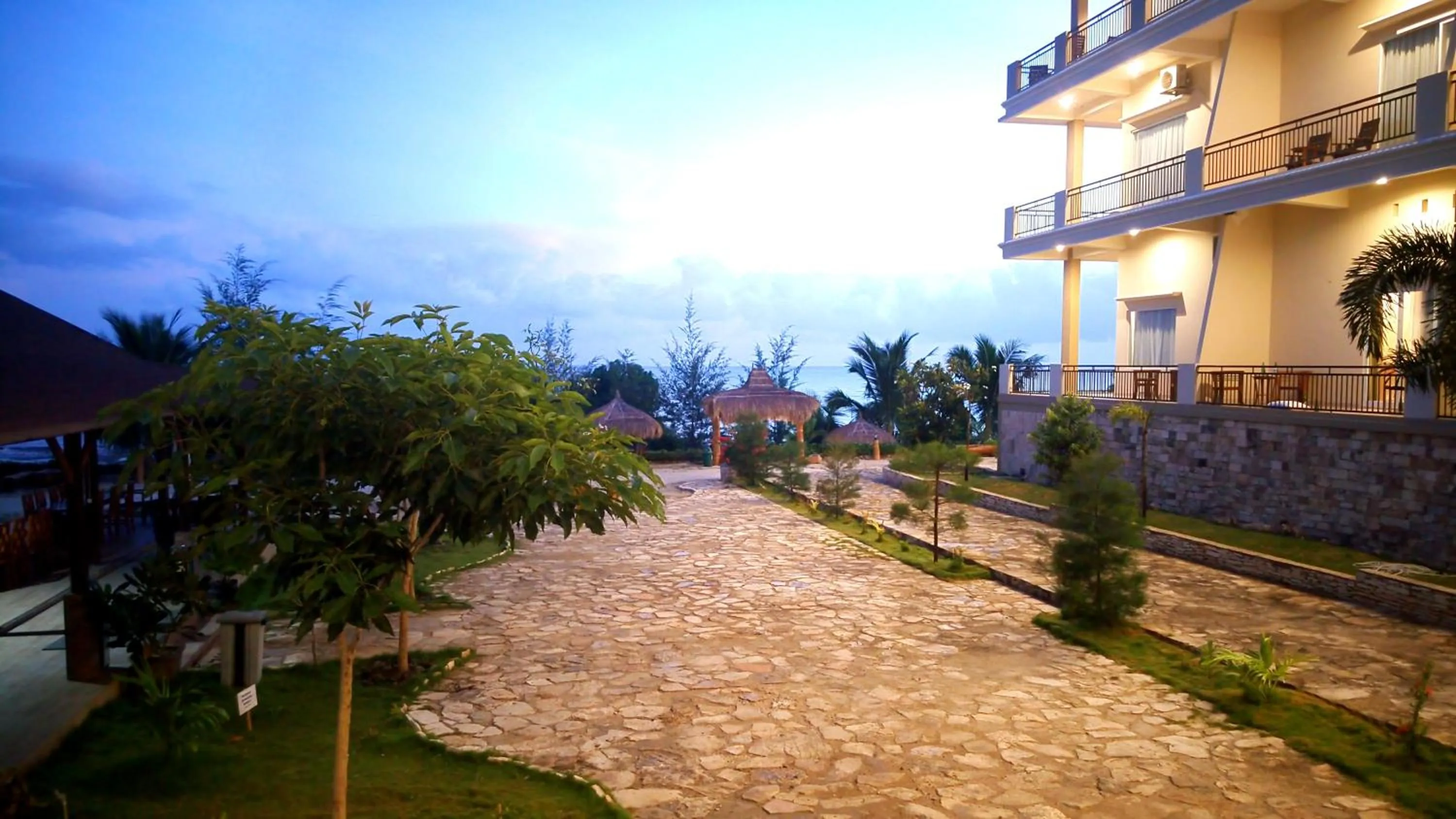 Garden in Padadita Beach Hotel