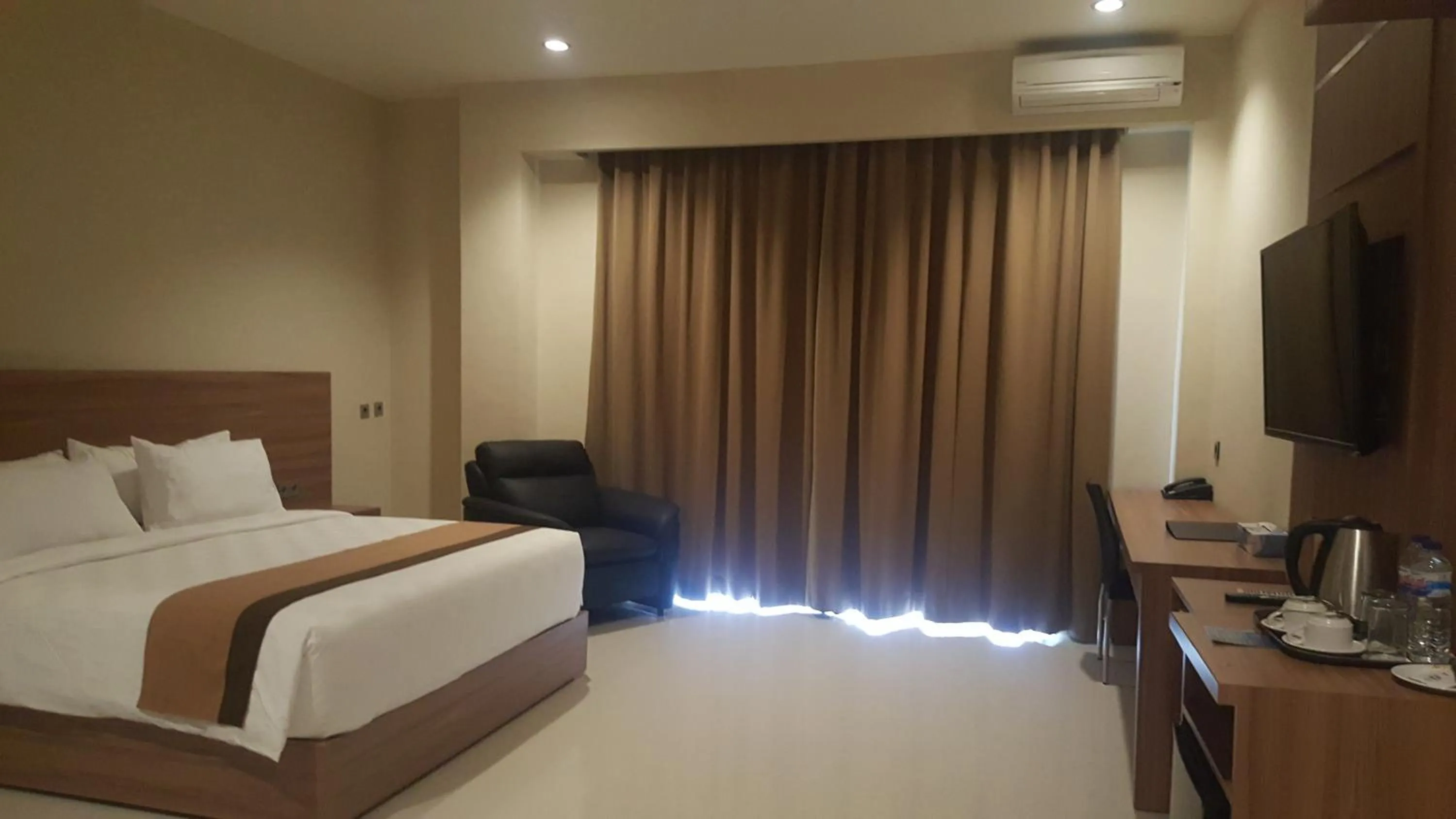 Bed in Padadita Beach Hotel