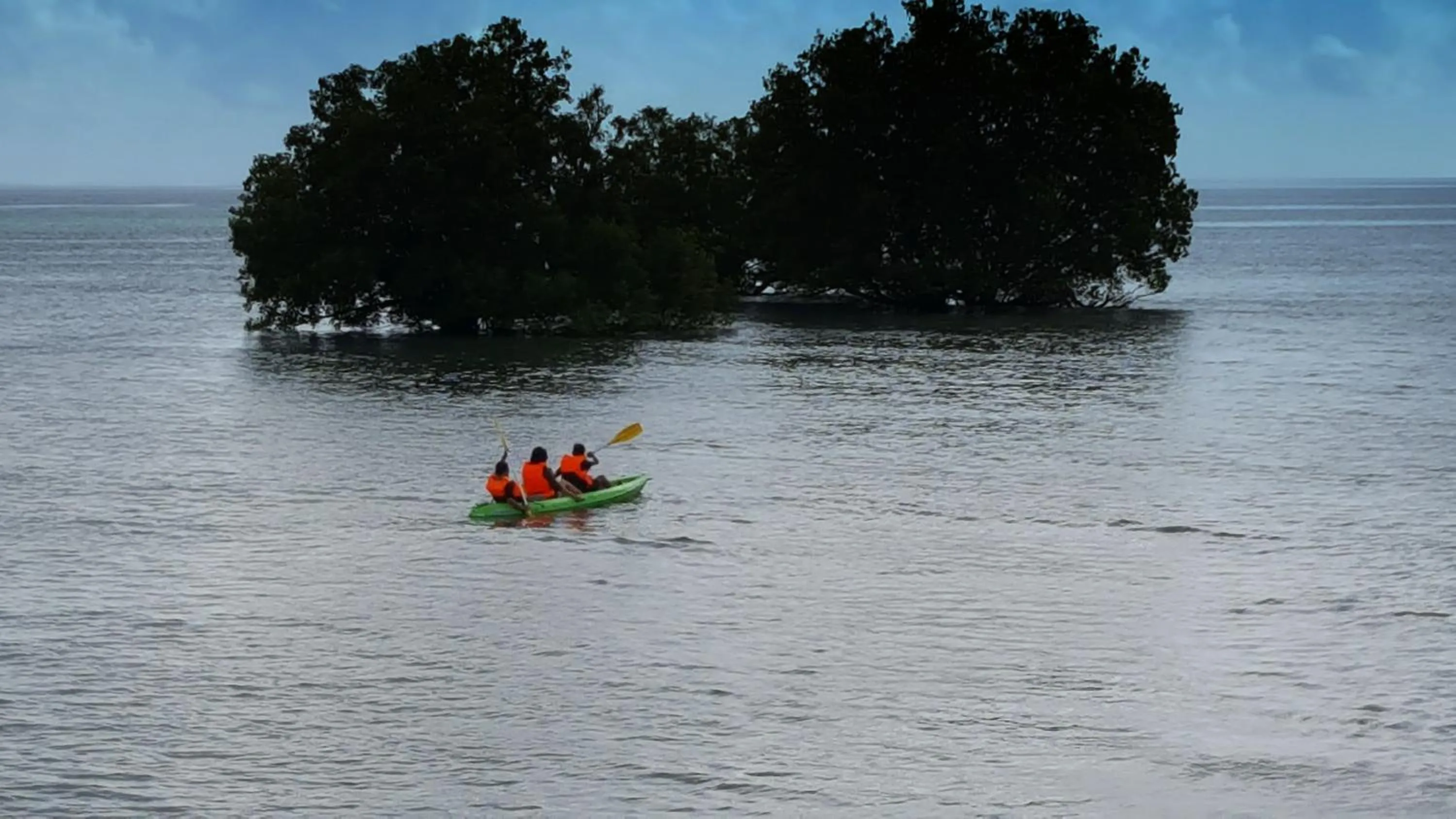 Canoeing in Padadita Beach Hotel