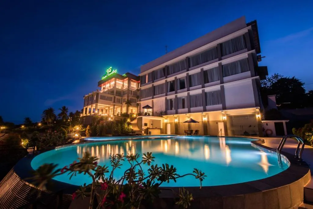 Swimming pool in Hotel Santika Luwuk - Sulawesi Tengah