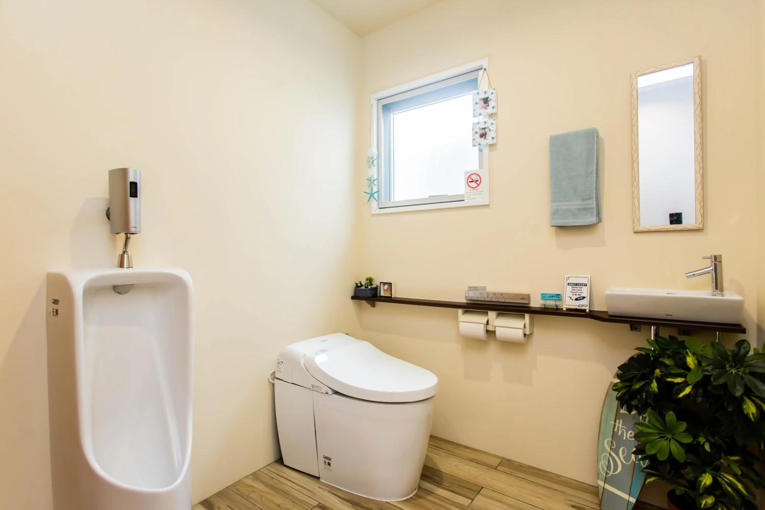 Toilet in Hotel YANBARUNIA Nago