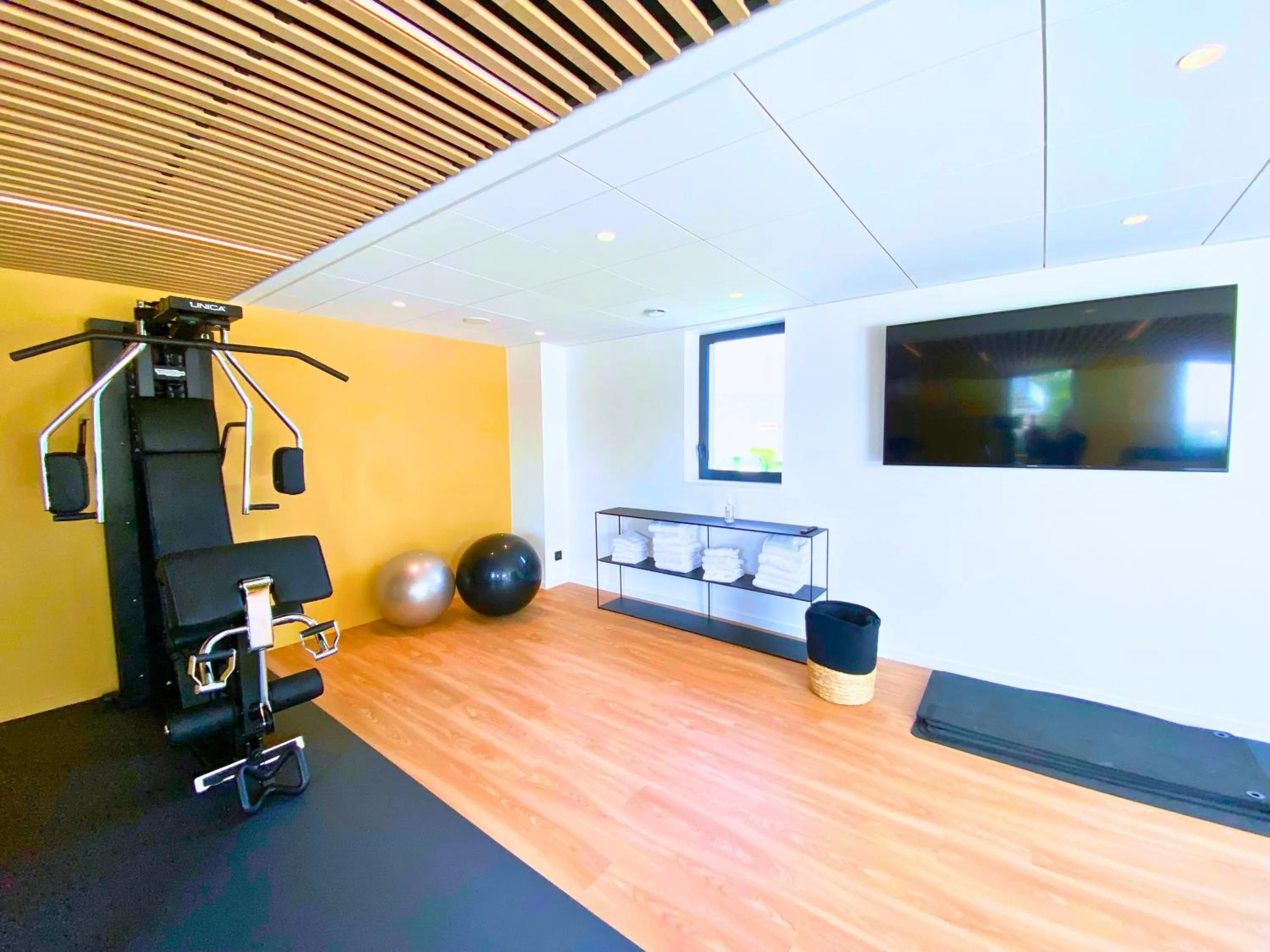 Fitness centre/facilities in Brit Hotel Piscine & Spa - Fougères